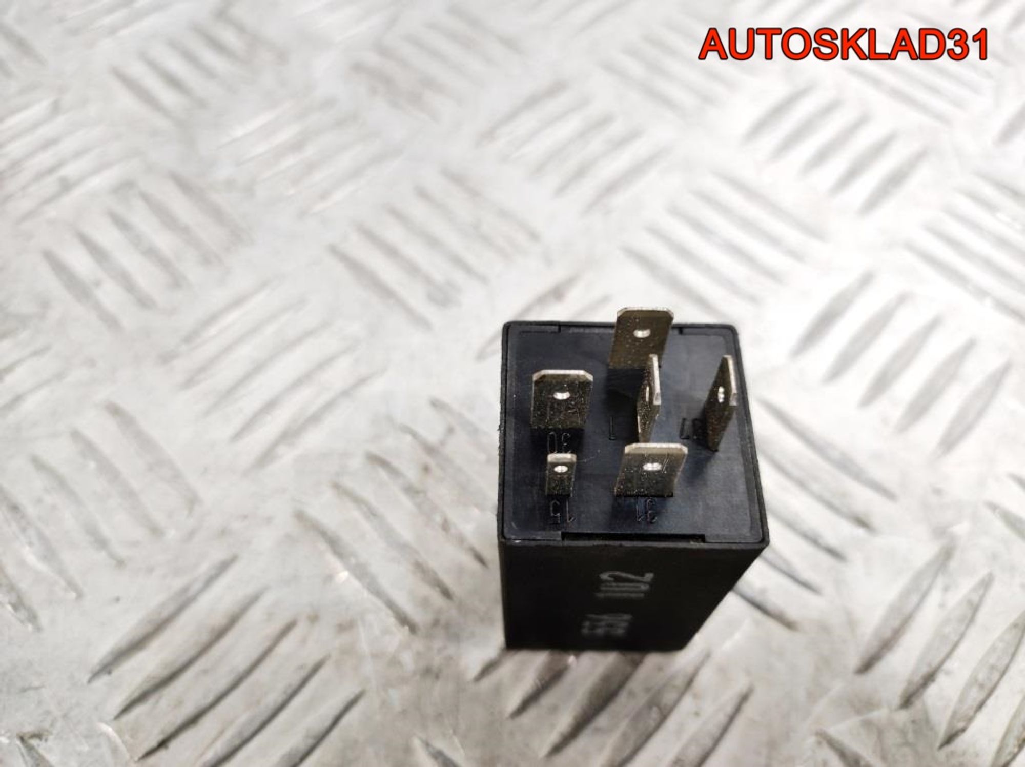 Реле вентилятора 272 Audi 100 C4 443955532C, 600 рублей, Дубовое