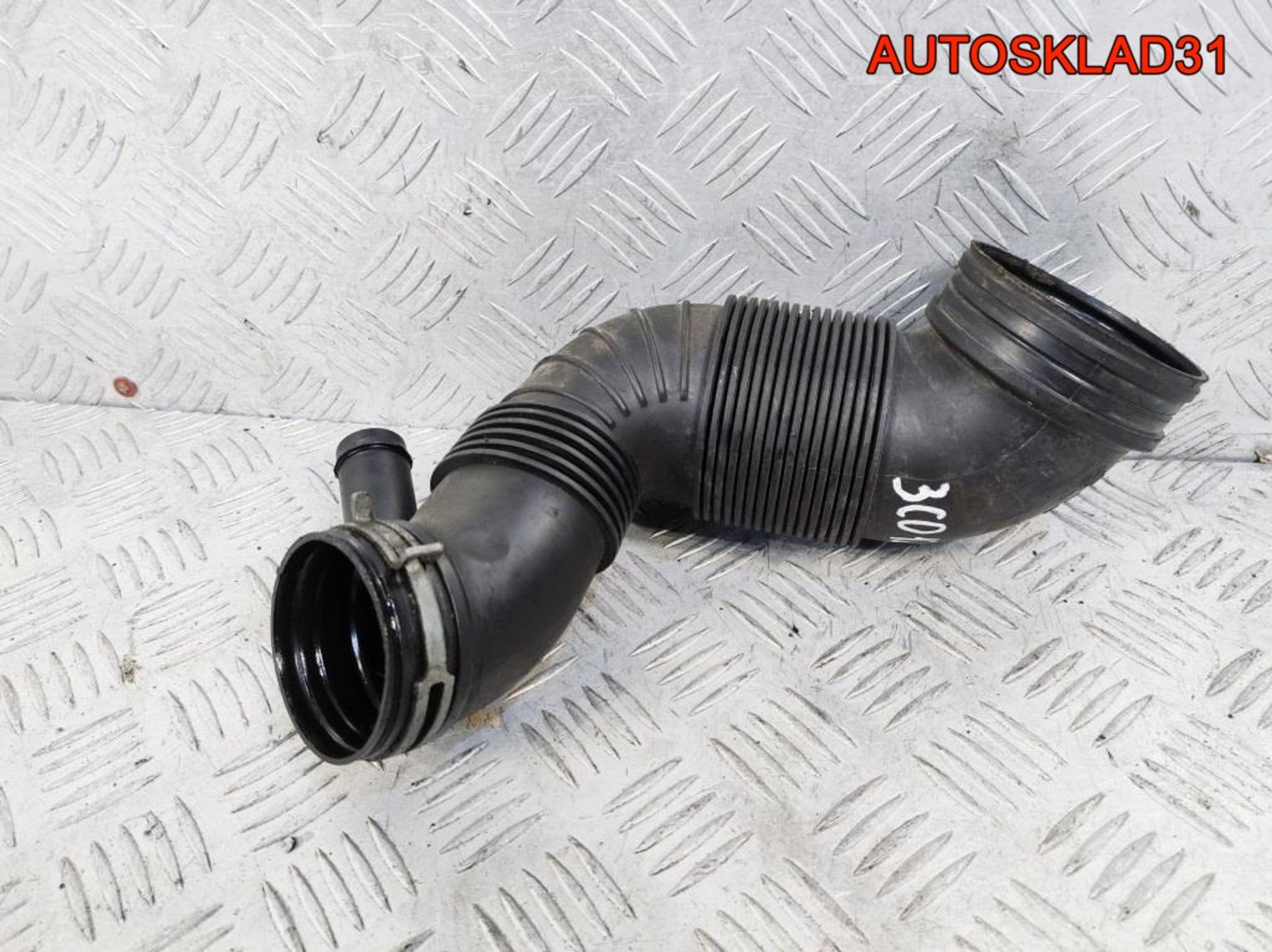 Патрубок воздушного фильтра Passat B6 3C0129654P, 900 рублей, Дубовое