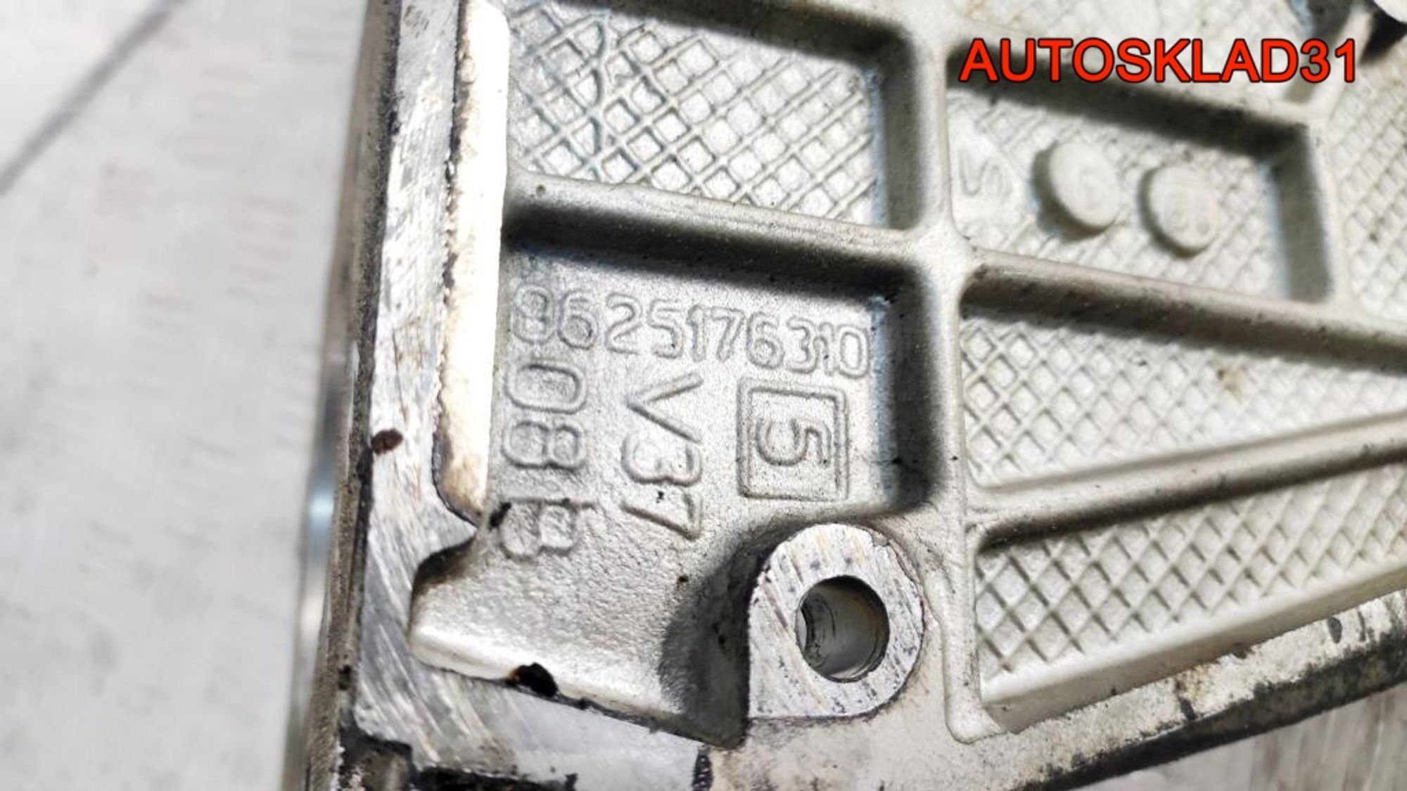 Кронштейн ТНВД Peugeot 206 1,9 PSA WJY 10DXFR 9625176310, 1000 рублей, Дубовое