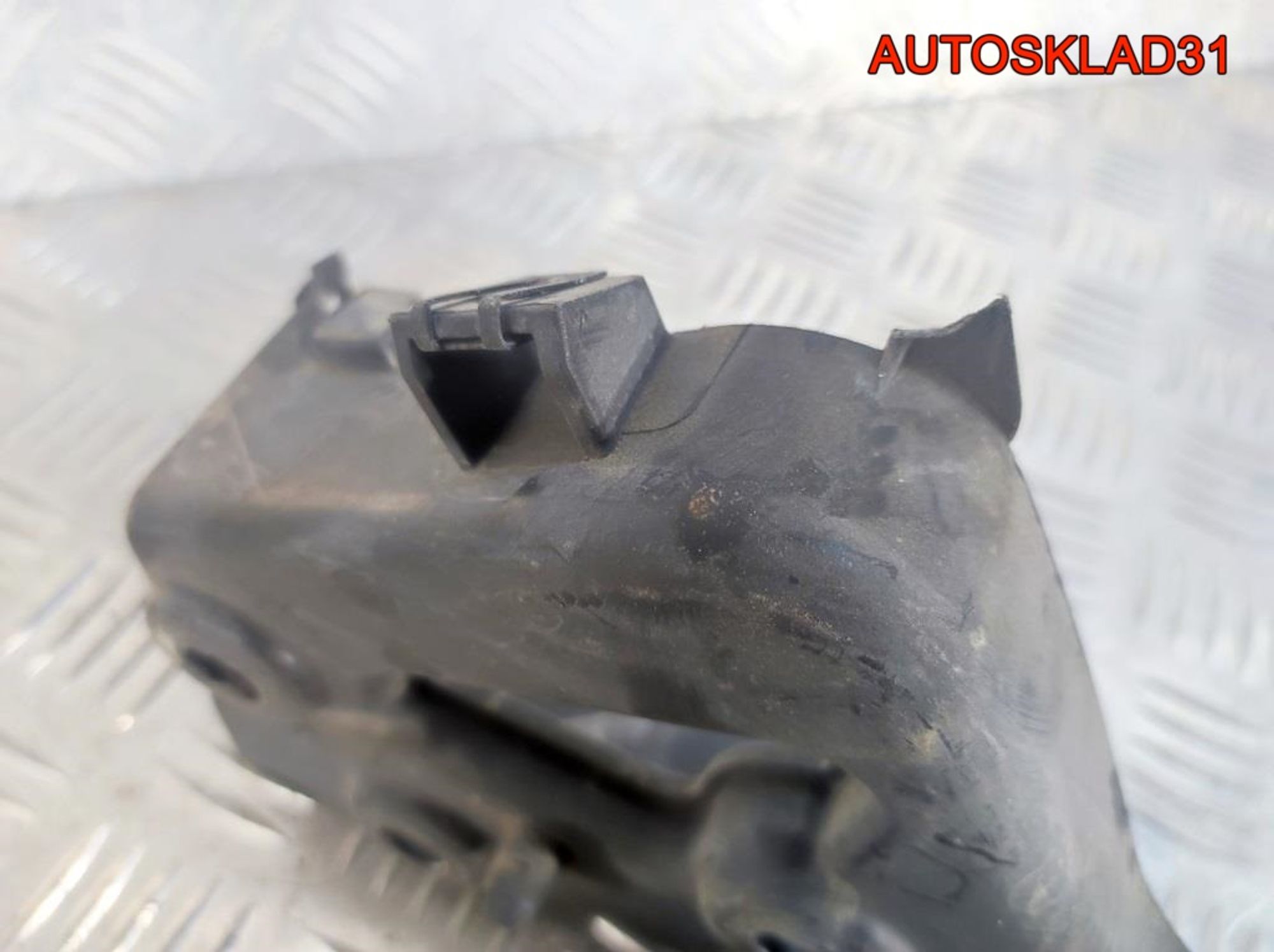 Кронштейн на порог задний левый Audi A8 D3, 900 рублей, Дубовое