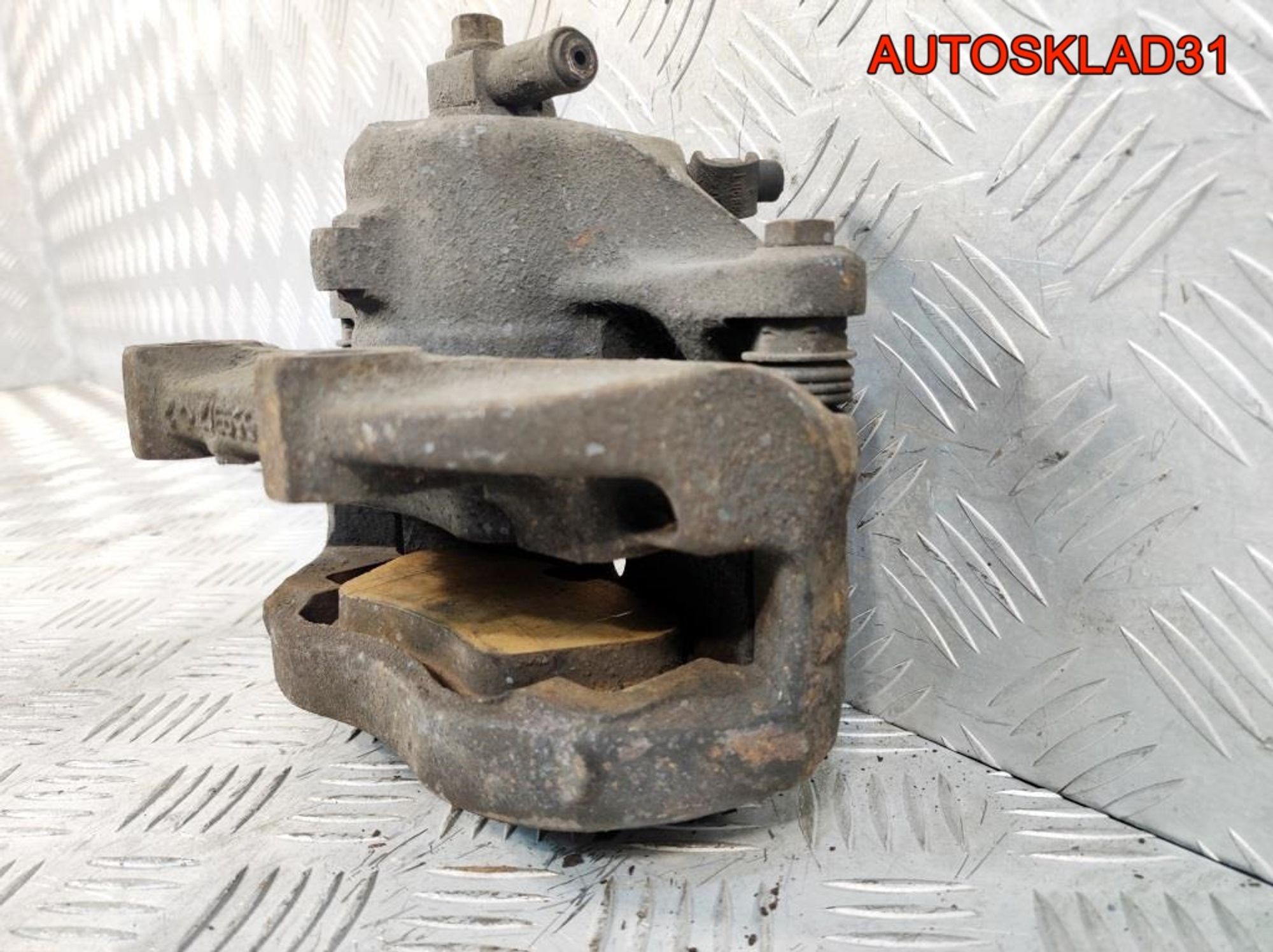 Суппорт тормозной передний правый Opel Omega B, 1700 рублей, Дубовое