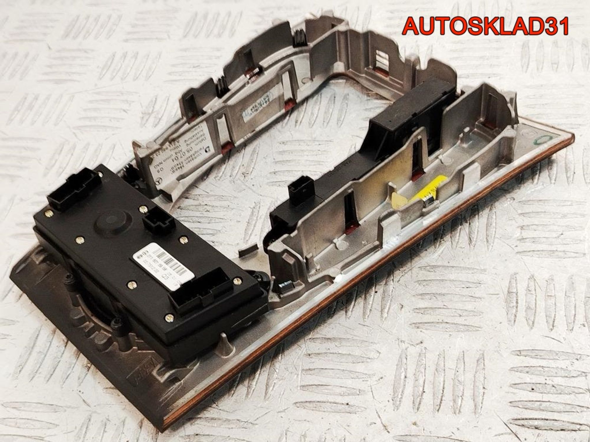 Накладка декоративная кулисы Mercedes Benz W211 A2116802336, 2000 рублей, Дубовое