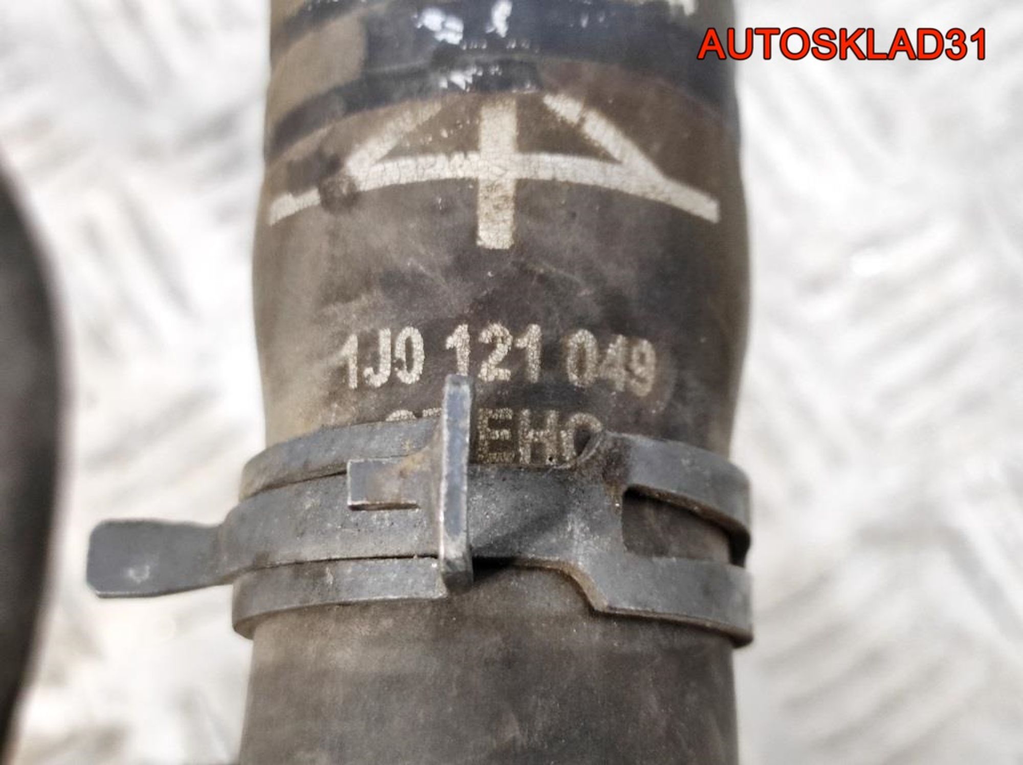 Патрубок радиатора VW Golf 4 1,4 Бензин 1J0121049, 2000 рублей, Дубовое