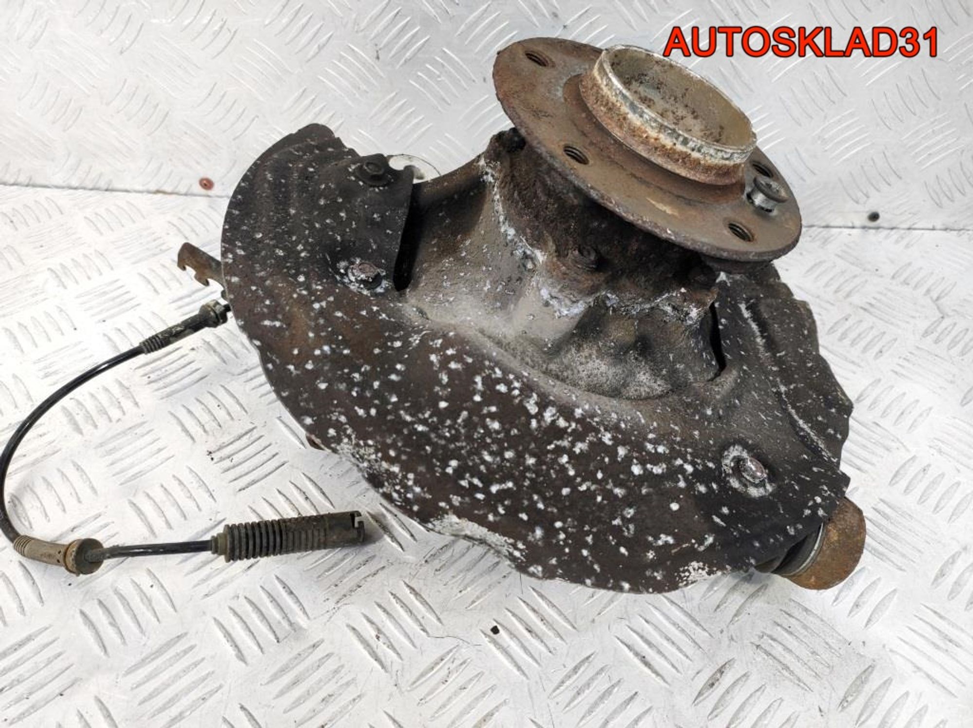 Кулак поворотный перед левый BMW E90 31216764443, 3300 рублей, Дубовое