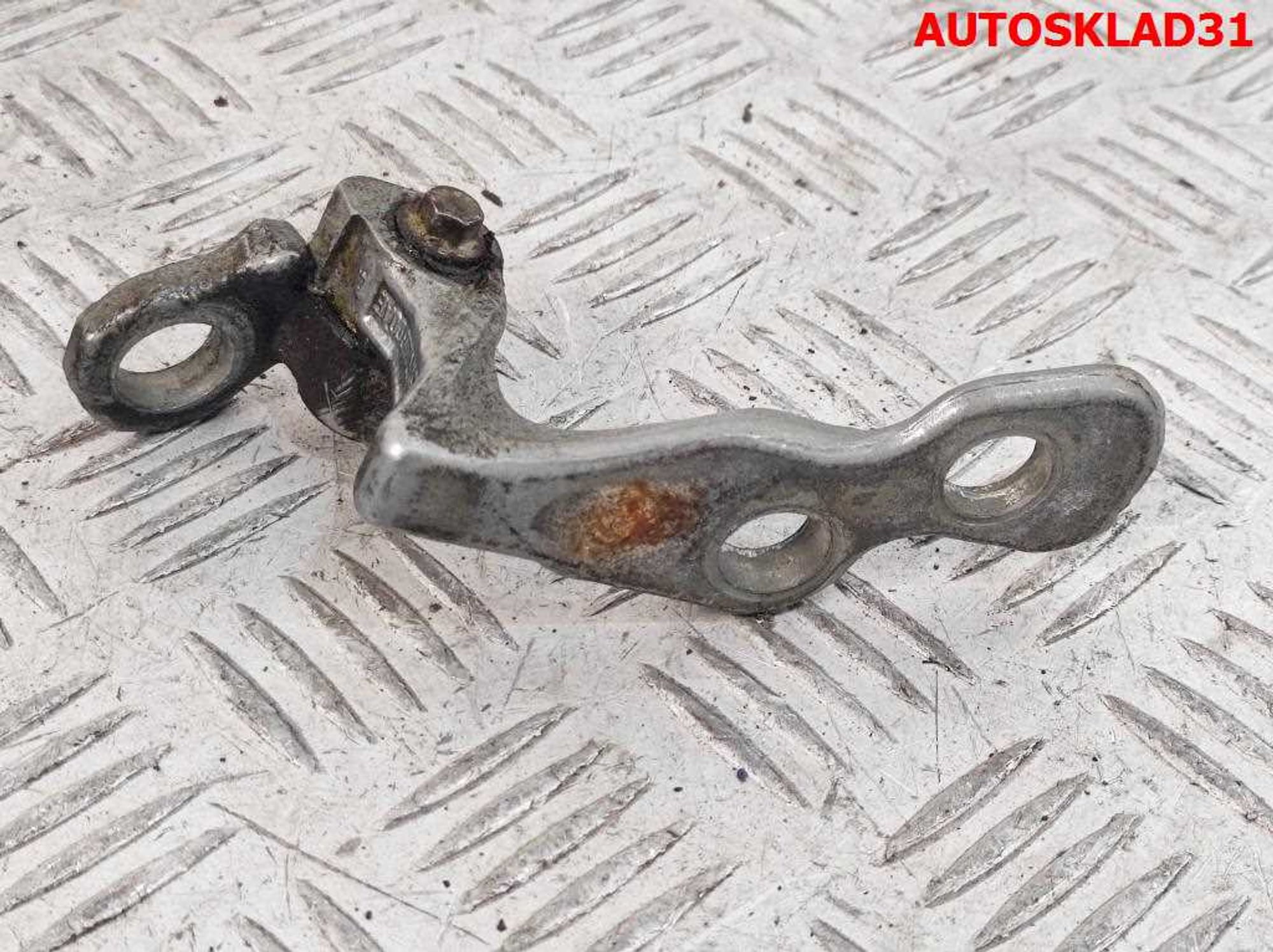 Петля двери передней правой верхняя Ford Focus 2 3M51R22800AE, 900 рублей, Дубовое