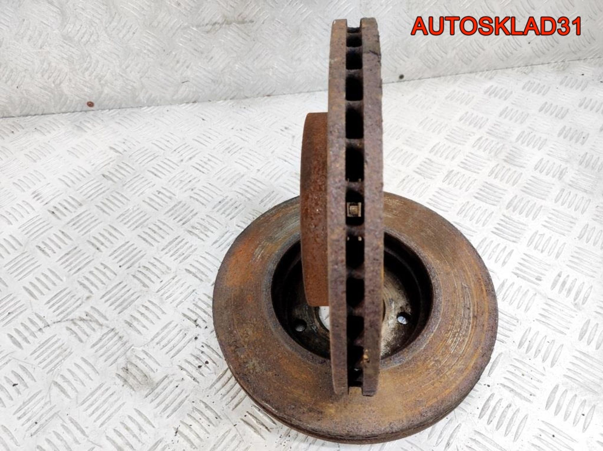 Диск тормозной передний Nissan X-Trail T30 402068H300, 900 рублей, Дубовое