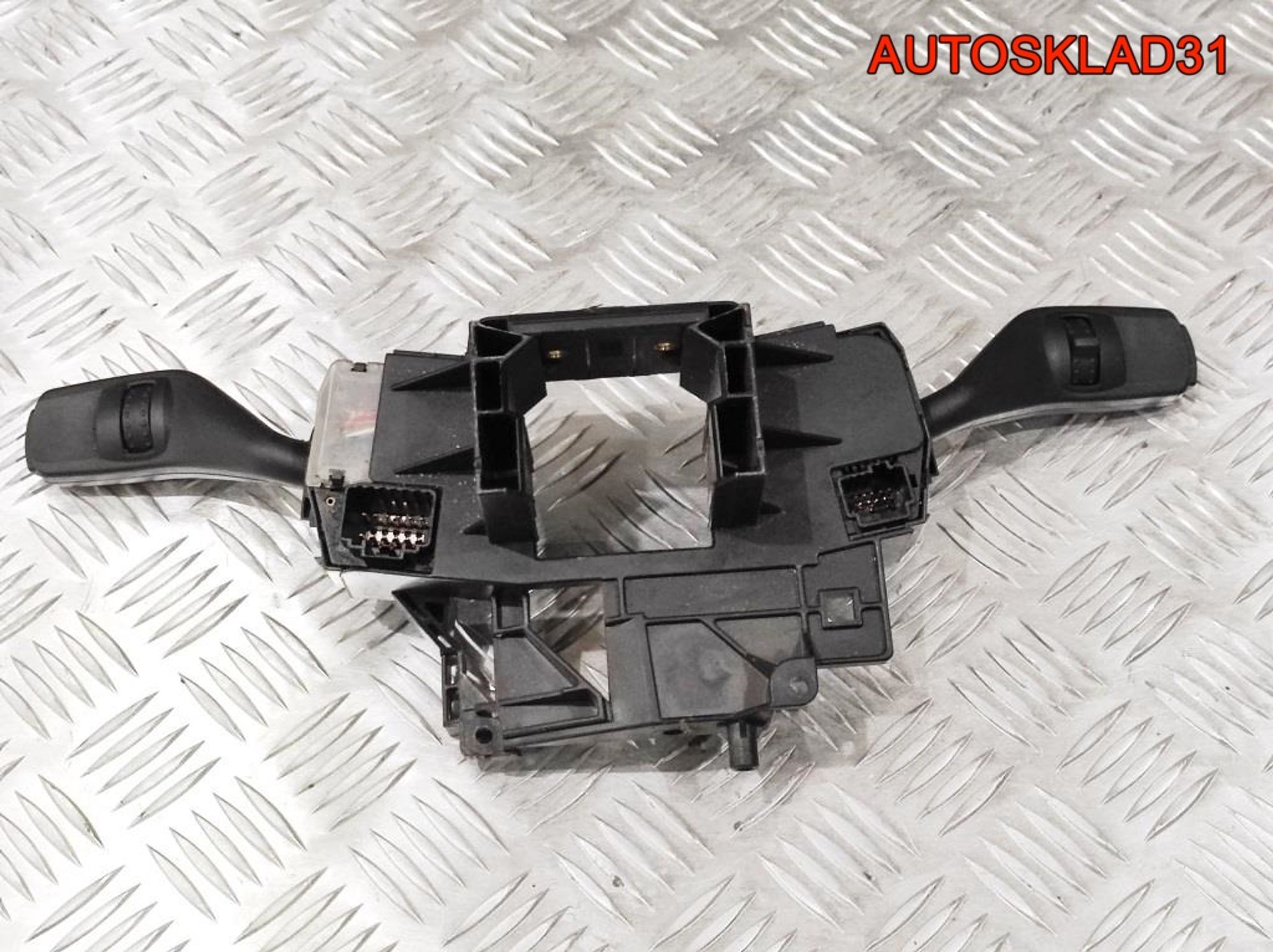 Переключатель подрулевой Ford Focus 2 4M5T13N064HH, 2000 рублей, Дубовое