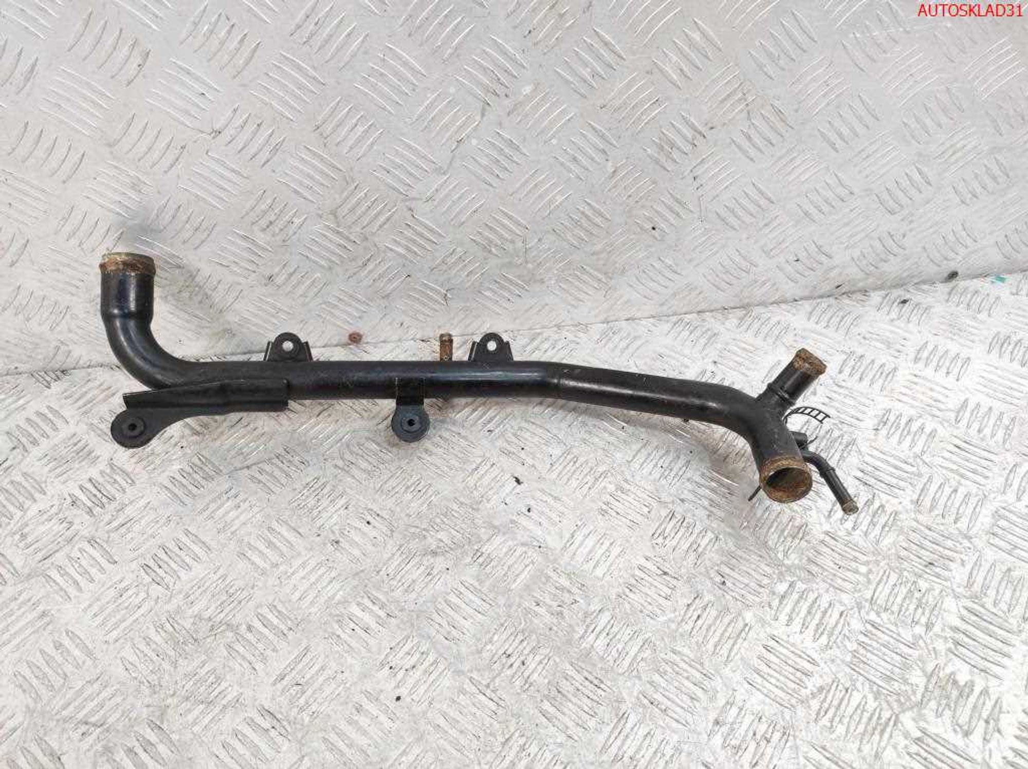 Трубка охлаждающей жидкости VW Passat B5 1,6 AHL 06B121071E, 1000 рублей, Дубовое