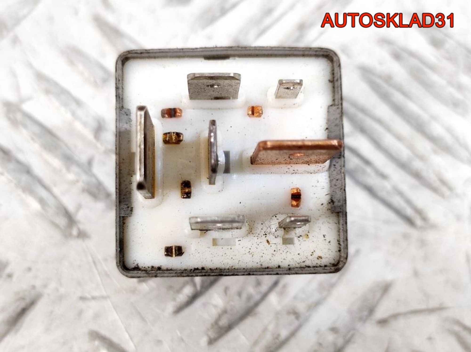 Реле бензонасоса №215 Audi A4 B5 443951253L, 1800 рублей, Дубовое