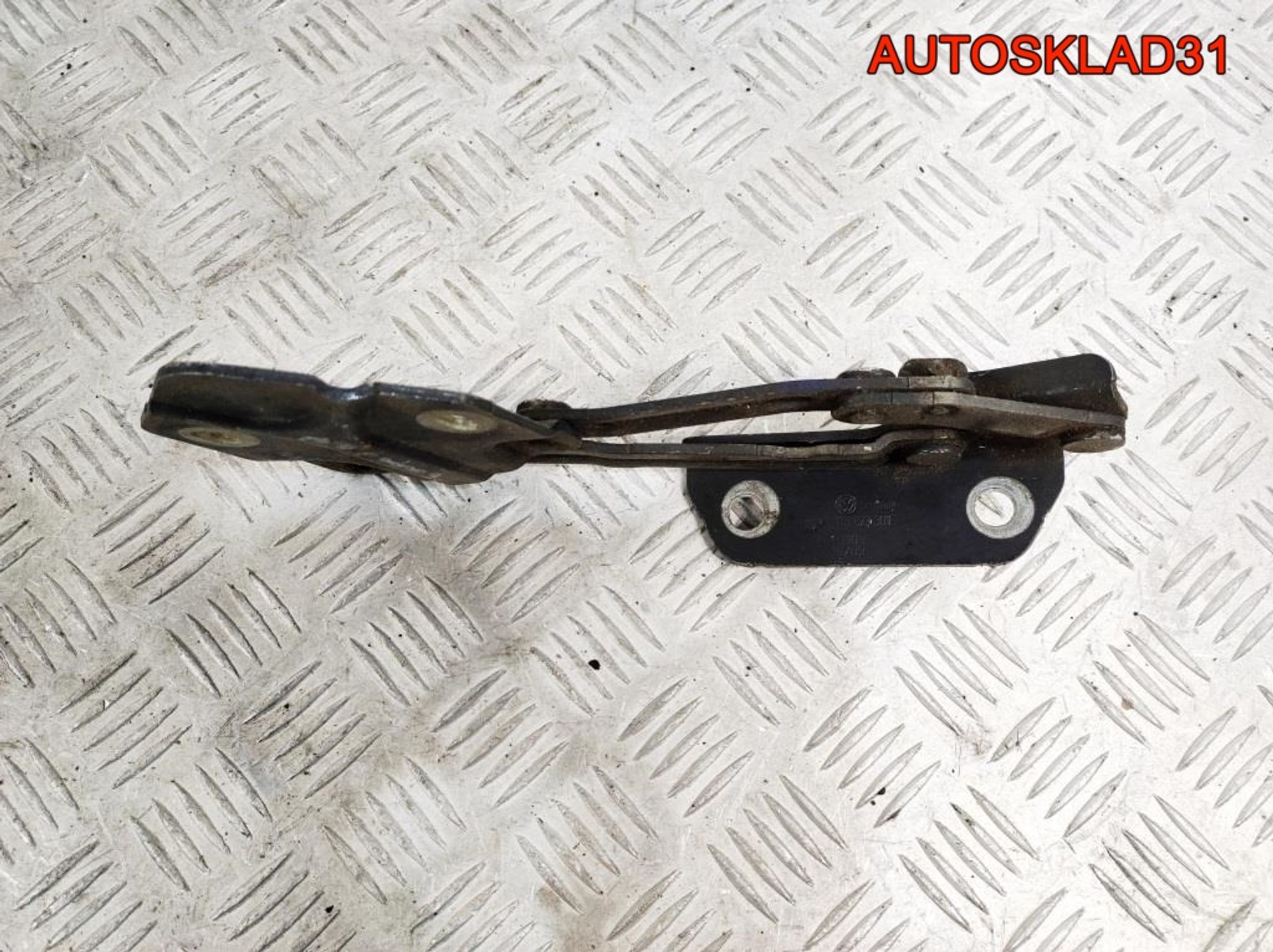 Петля капота левая Volkswagen Touran 1T0823301E, 1400 рублей, Дубовое
