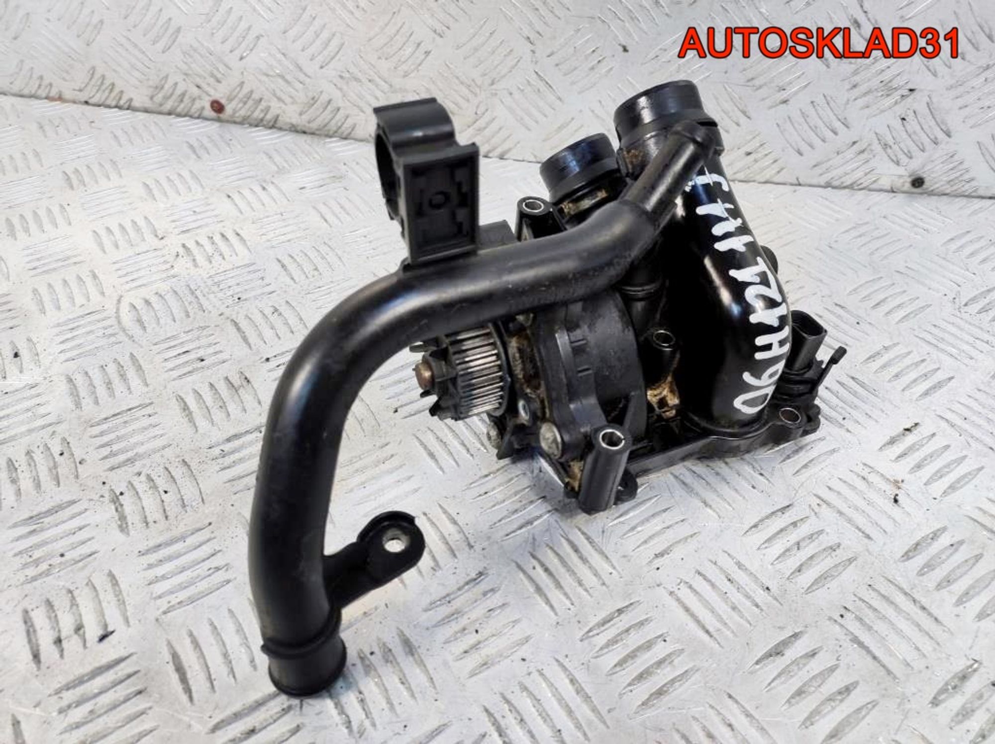 Насос водяной Volkswagen Tiguan 06H121111J Бензин, 4100 рублей, Дубовое