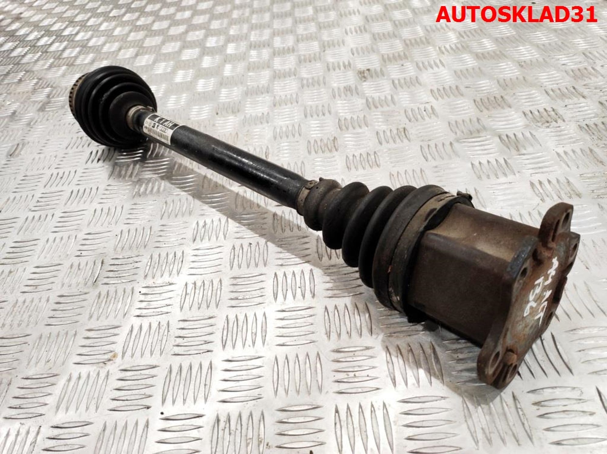 Полуось передняя левая Audi A4 B6 2.0 ALT Бензин МКПП 8E0407271AH, 5000 рублей, Дубовое