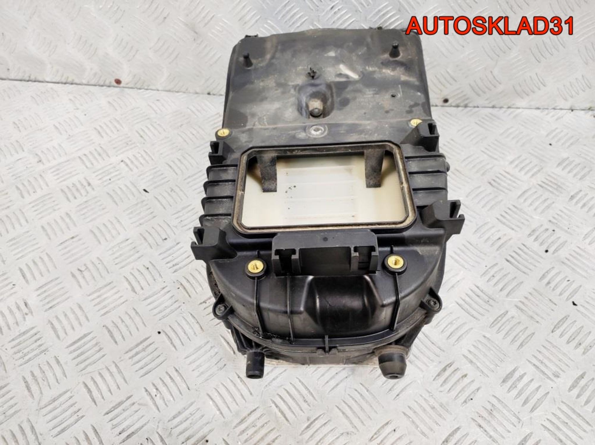 Корпус воздушного фильтра Mercedes X204 651.912, 2000 рублей, Дубовое