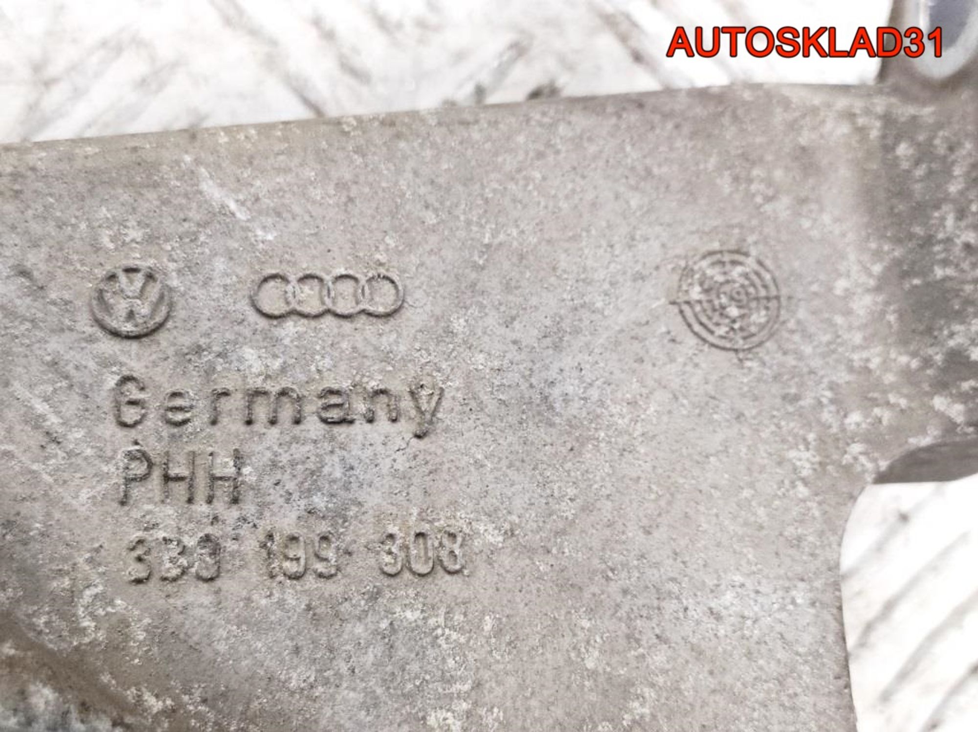 Кронштейн двигателя VW Passat B5 2,3 AGZ 3B0199308, 1200 рублей, Дубовое