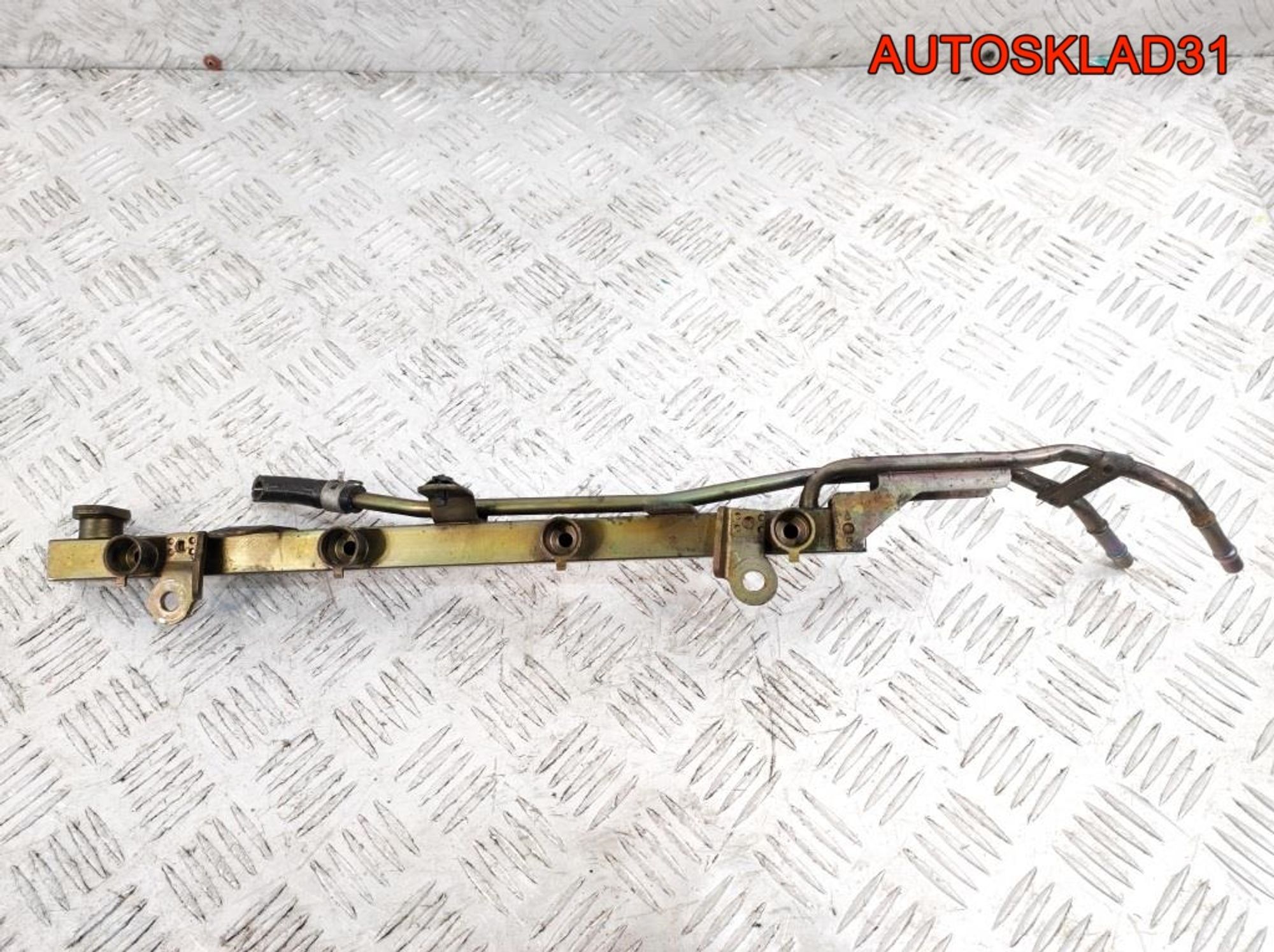 Рейка топливная Nissan Primera P11 2,0 SR20DE 175207J400, 1500 рублей, Дубовое