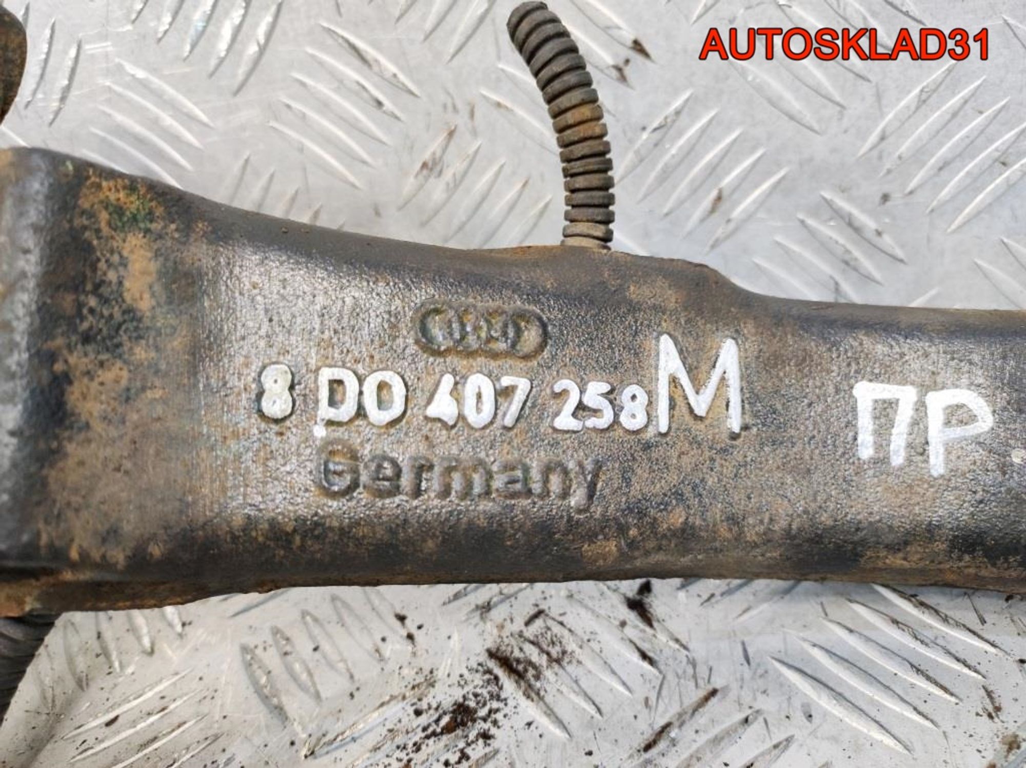 Кулак передний правый VW Passat B5 8D0407258M, 1200 рублей, Дубовое