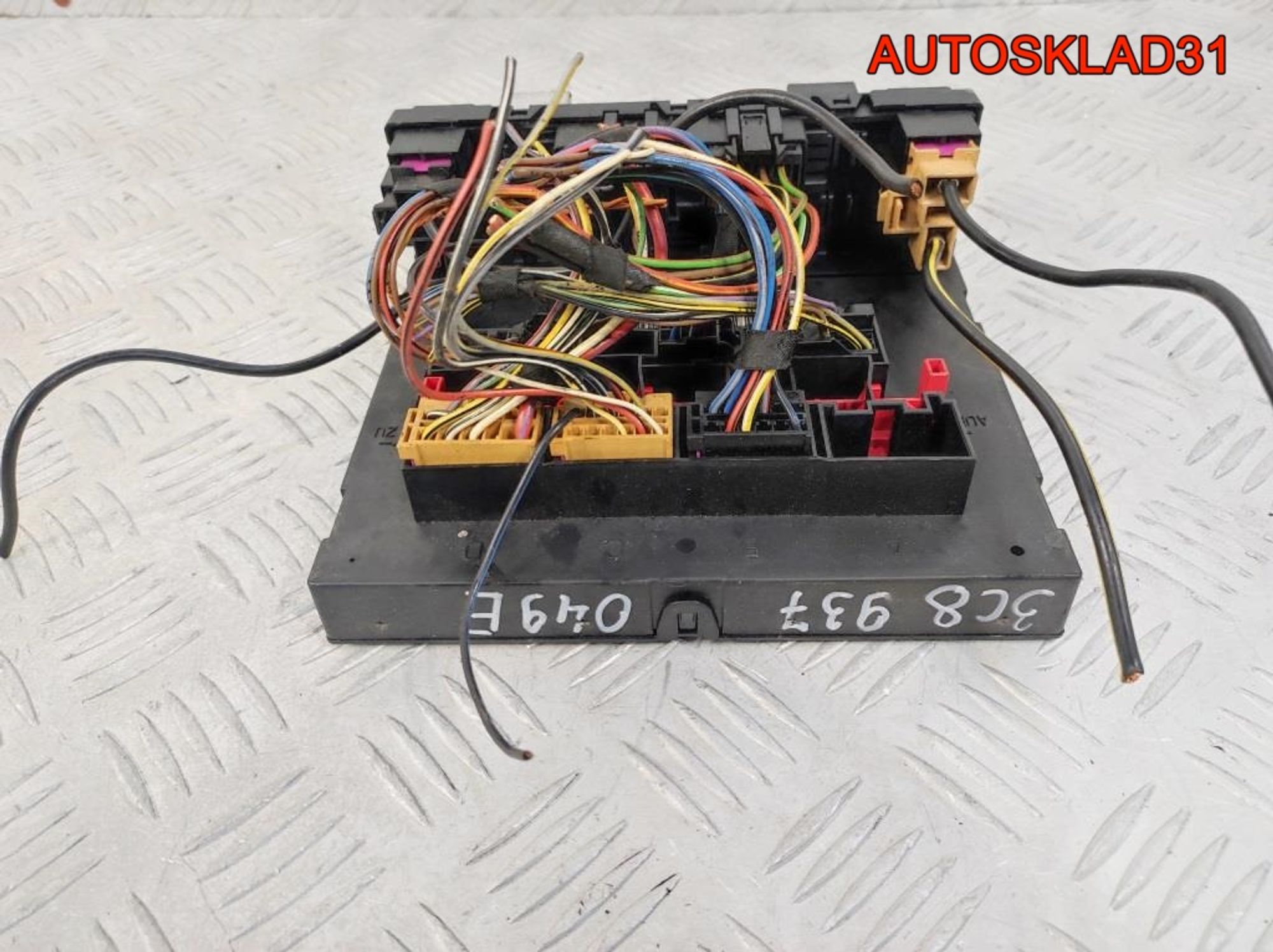 Блок комфорта Volkswage Touran 3C8937049E, 2100 рублей, Дубовое