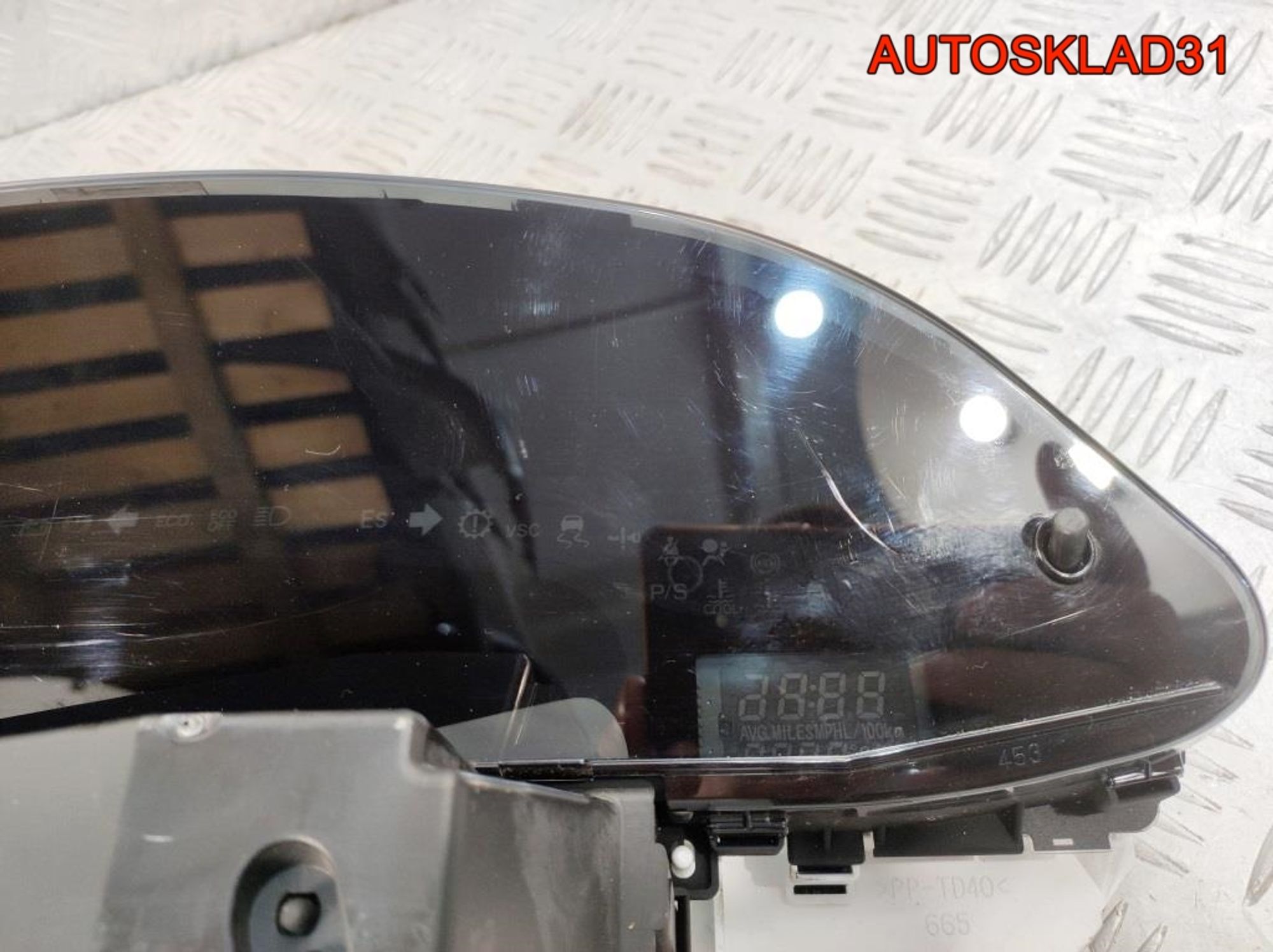 Панель приборов Toyota Yaris 2 1.3 Бензин 838000DJ60, 16000 рублей, Дубовое