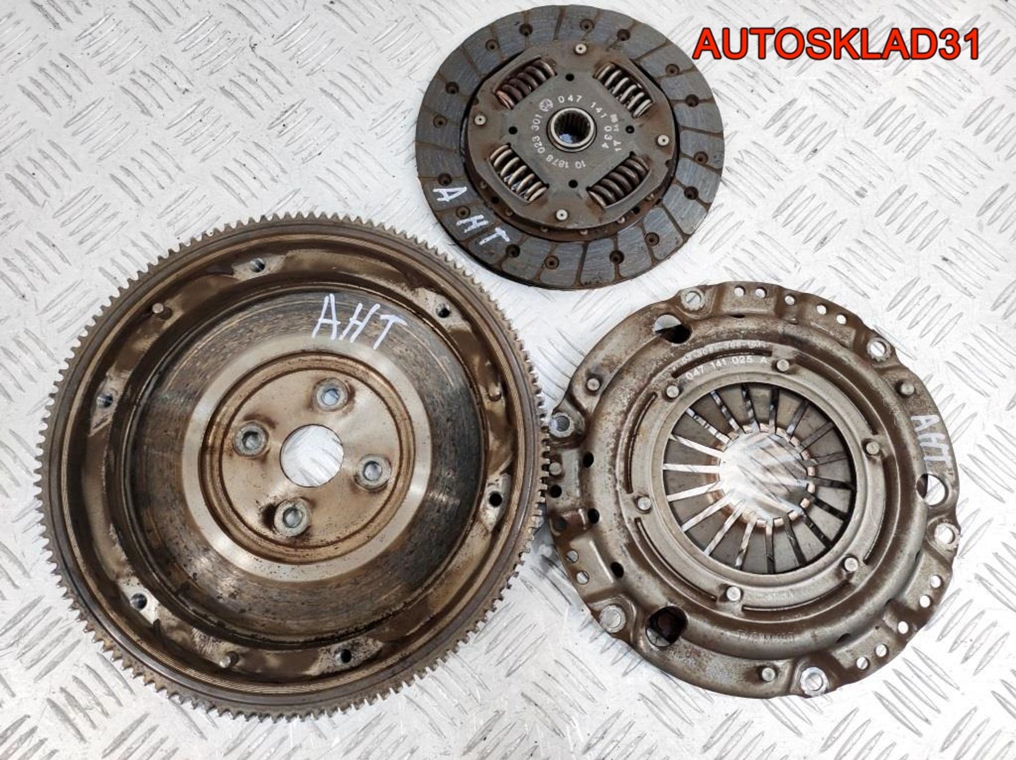 Маховик в сборе со сцеплением VW Lupo 1.0 AHT 047141025A, 1800 рублей, Дубовое