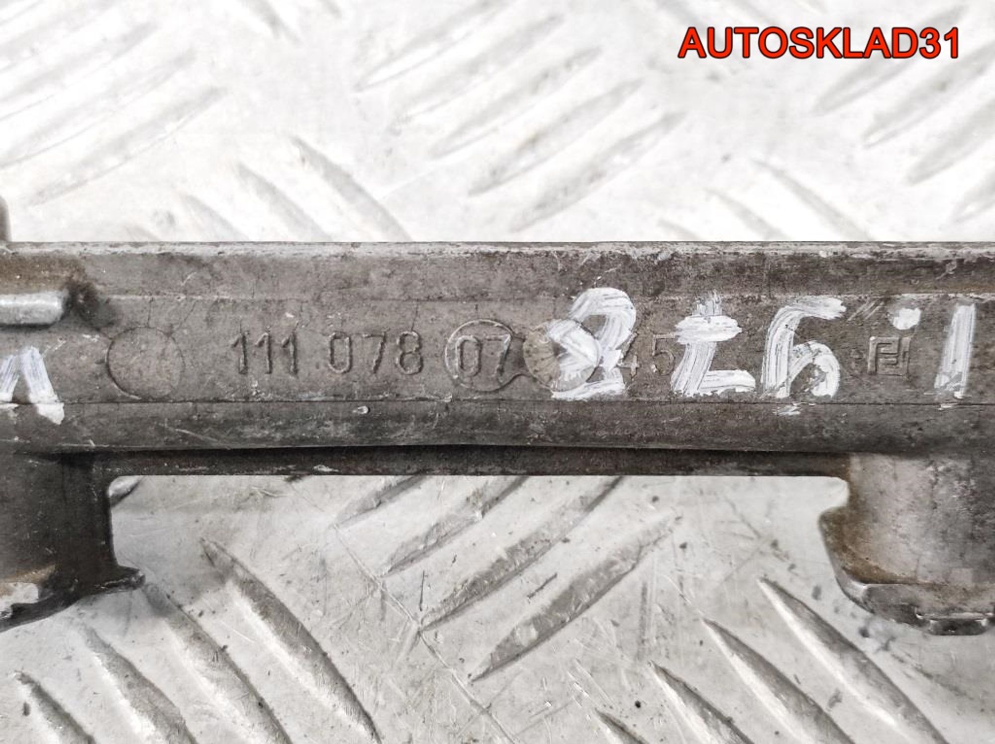 Рейка топливная Mercedes W202 111.978 A1110780745, 900 рублей, Дубовое