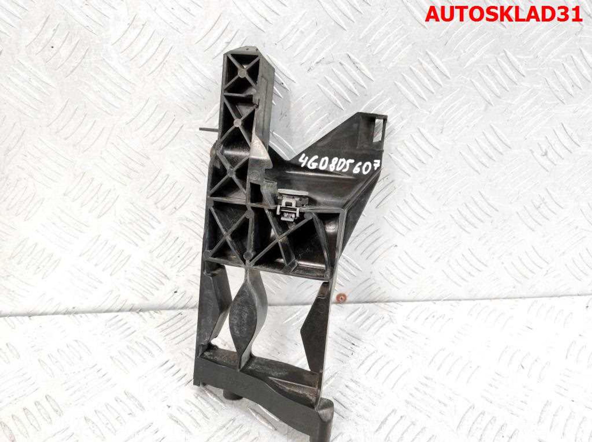Кронштейн фары левый Audi A6 C7 4G 4G0807607, 1500 рублей, Дубовое