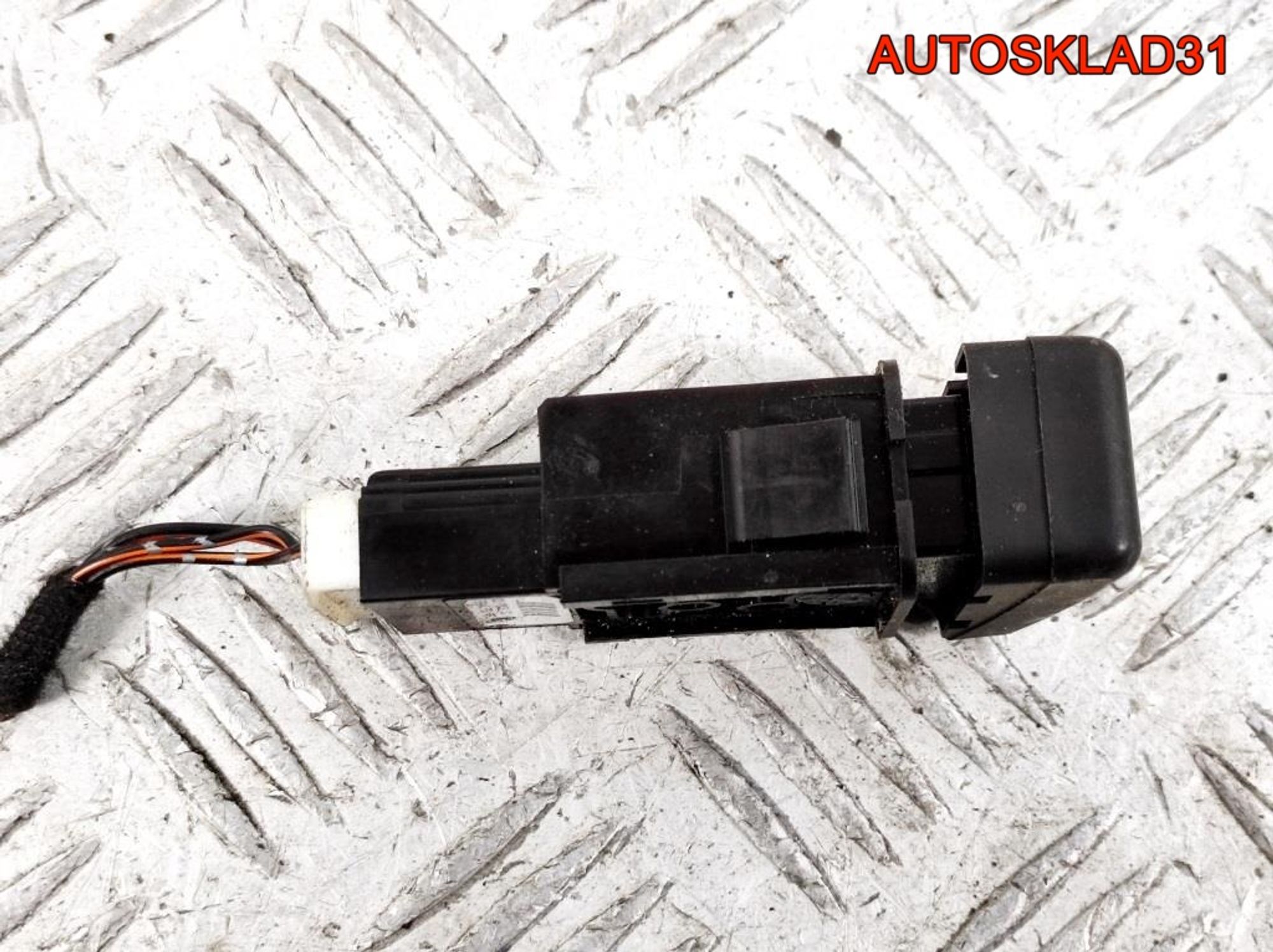 Кнопка аварийной сигнализации Mazda 3 BK BP4K664H0, 600 рублей, Дубовое