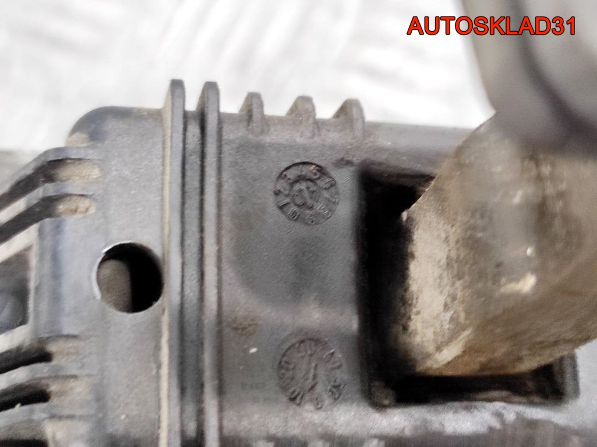 Ограничитель двери передней Toyota Avensis T250 6861005040, 900 рублей, Дубовое