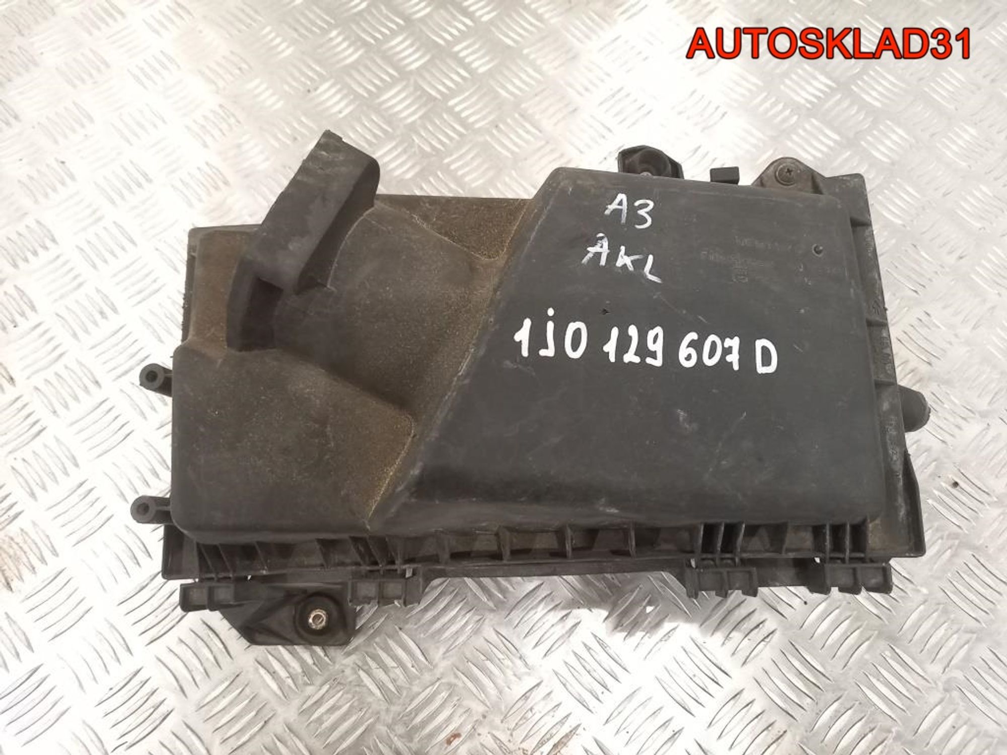 Корпус воздушного фильтра VW Golf 4 1J0129607D, 1800 рублей, Дубовое