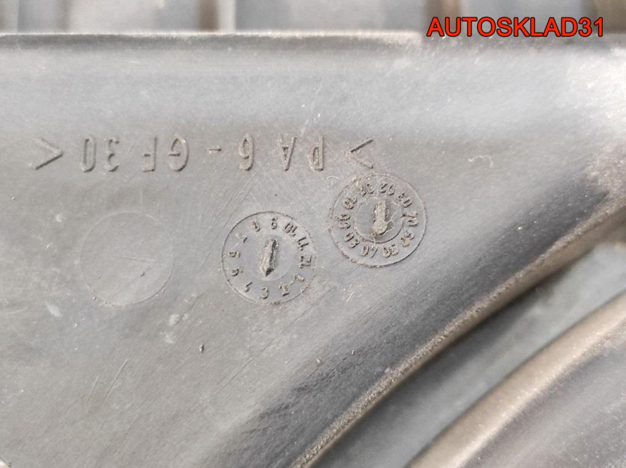 Корпус воздушного фильтра VW Passat B6 03C129607N, 4100 рублей, Дубовое