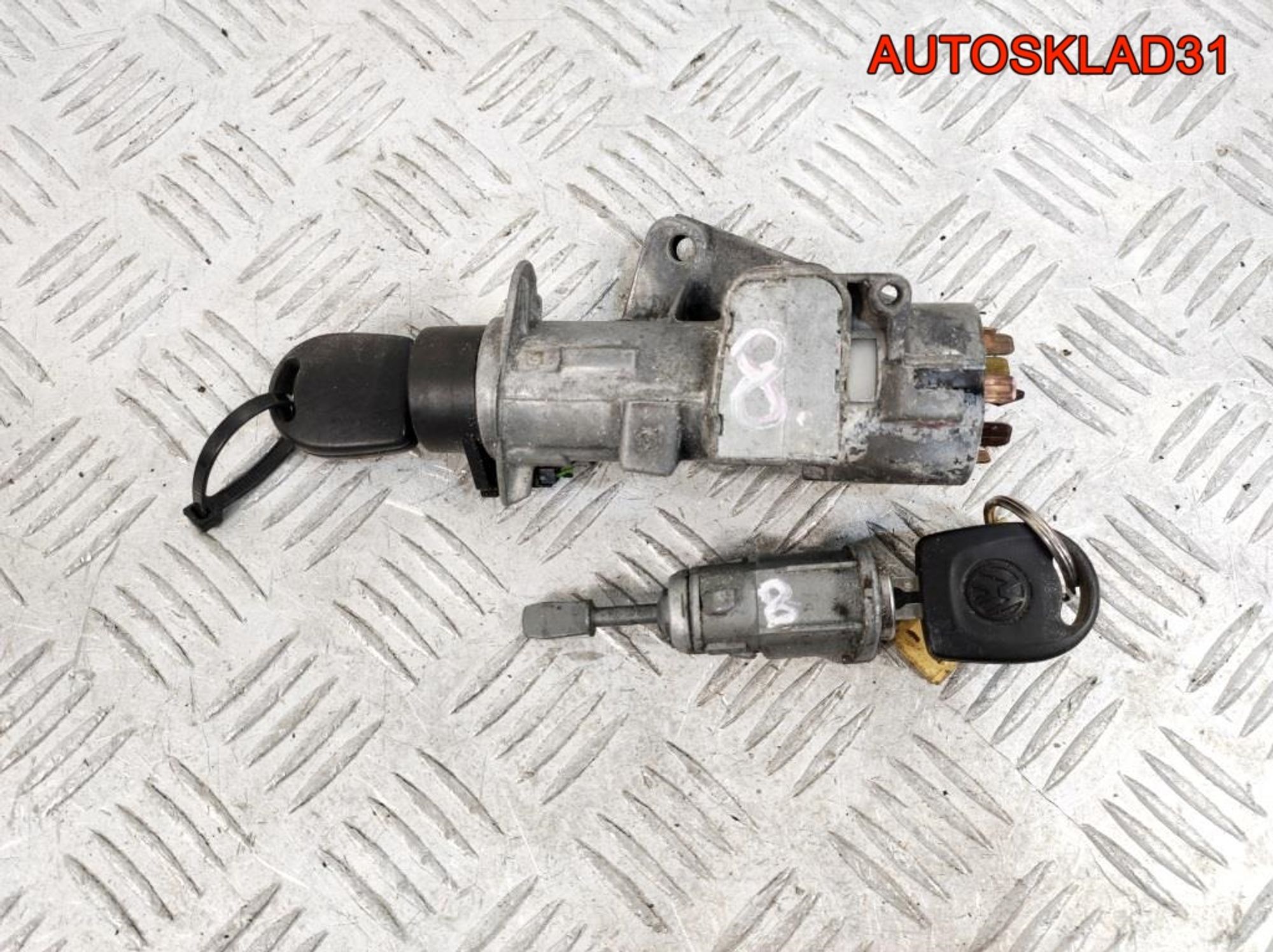 Комплект замок зажигания и личинки с ключом Skoda Fabia 4B0905851C, 3600 рублей, Дубовое