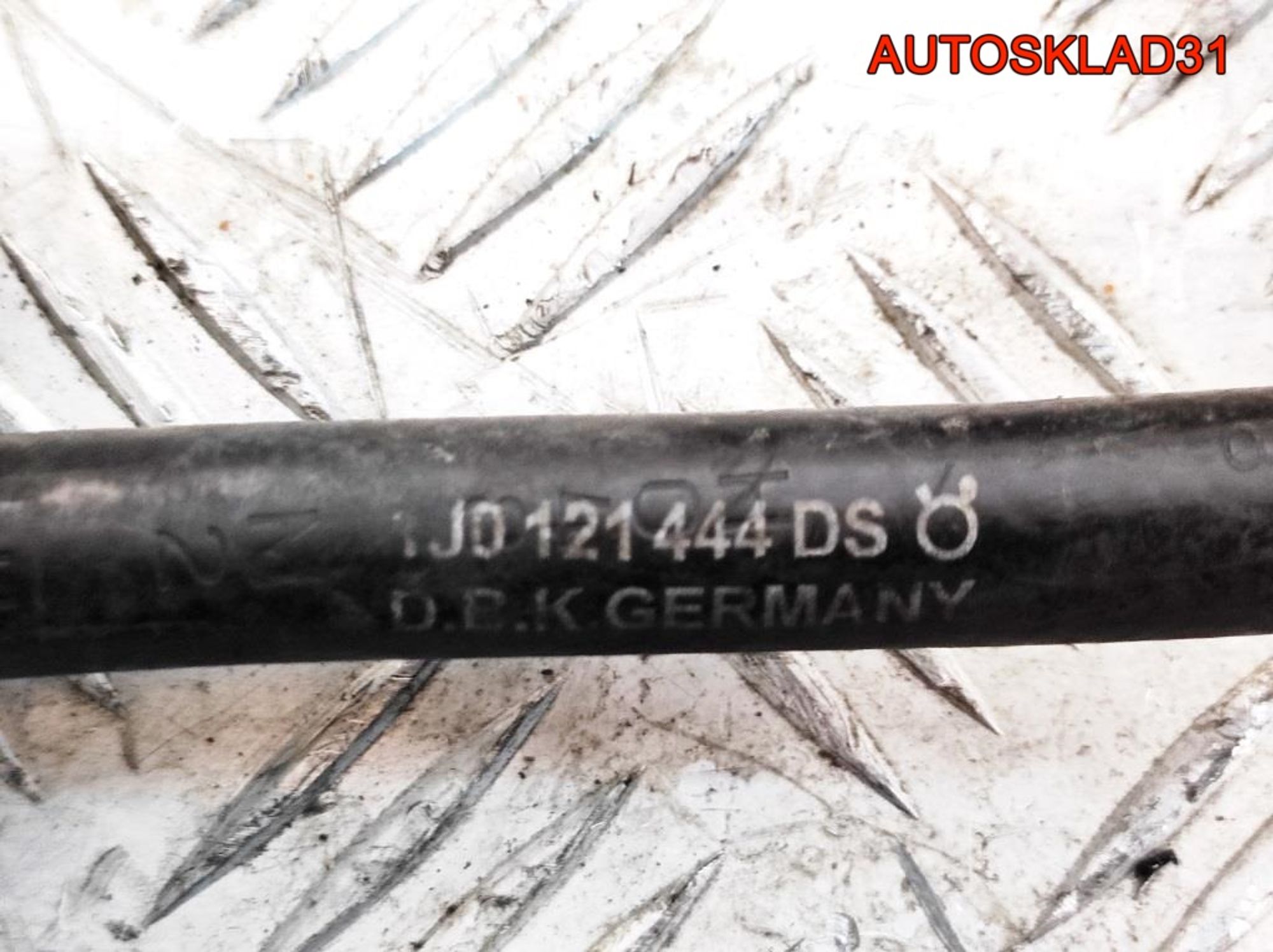 Патрубок системы охлаждения VW Golf 4 1,6 Бензин 1J0121049F, 2000 рублей, Дубовое