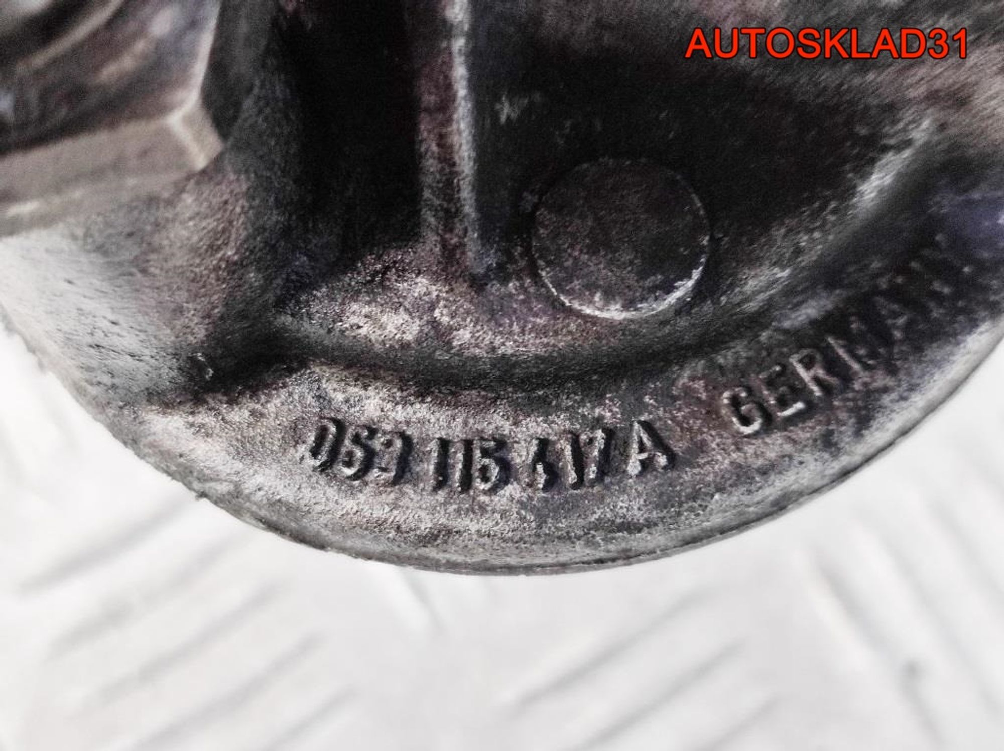 Кронштейн масляного фильтра VW Passat B4  053115417A, 1000 рублей, Дубовое