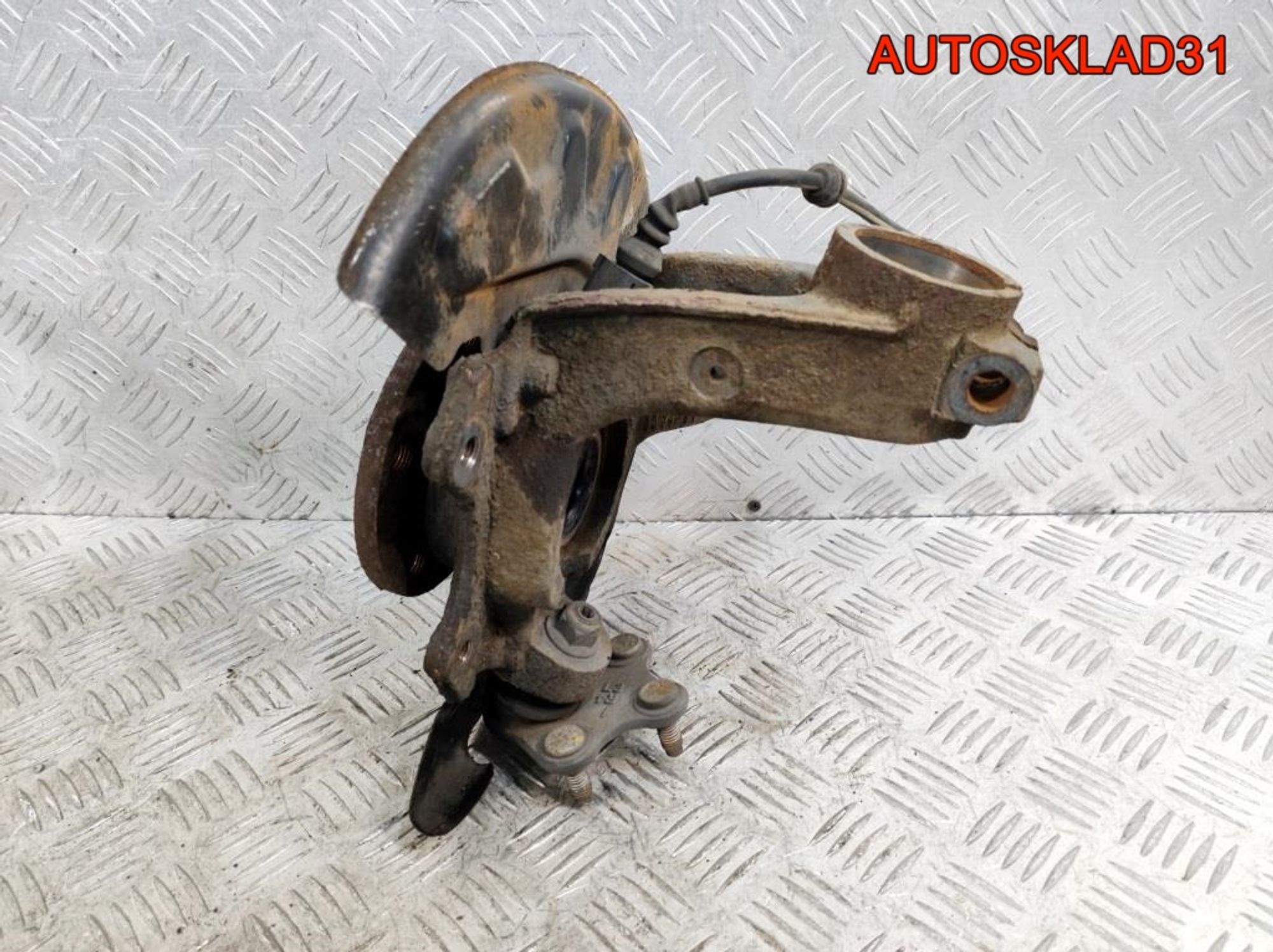 Кулак поворотный передний правый Skoda Rapid 1 6C0407256A, 4500 рублей, Дубовое