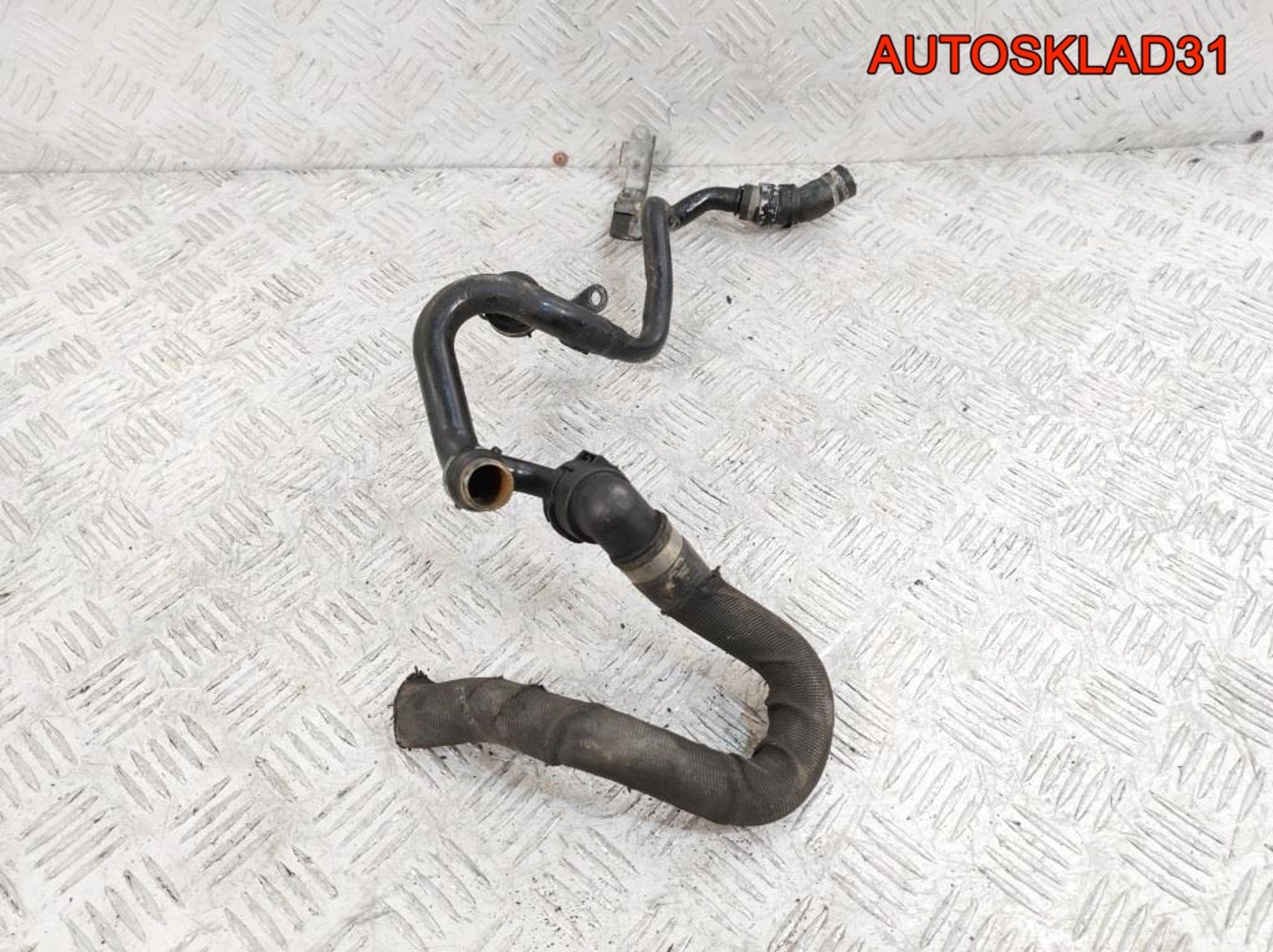 Трубка охлаждающей жидкости Audi A4 B7 3.0 ASB Дизель 059121065AH, 1000 рублей, Дубовое