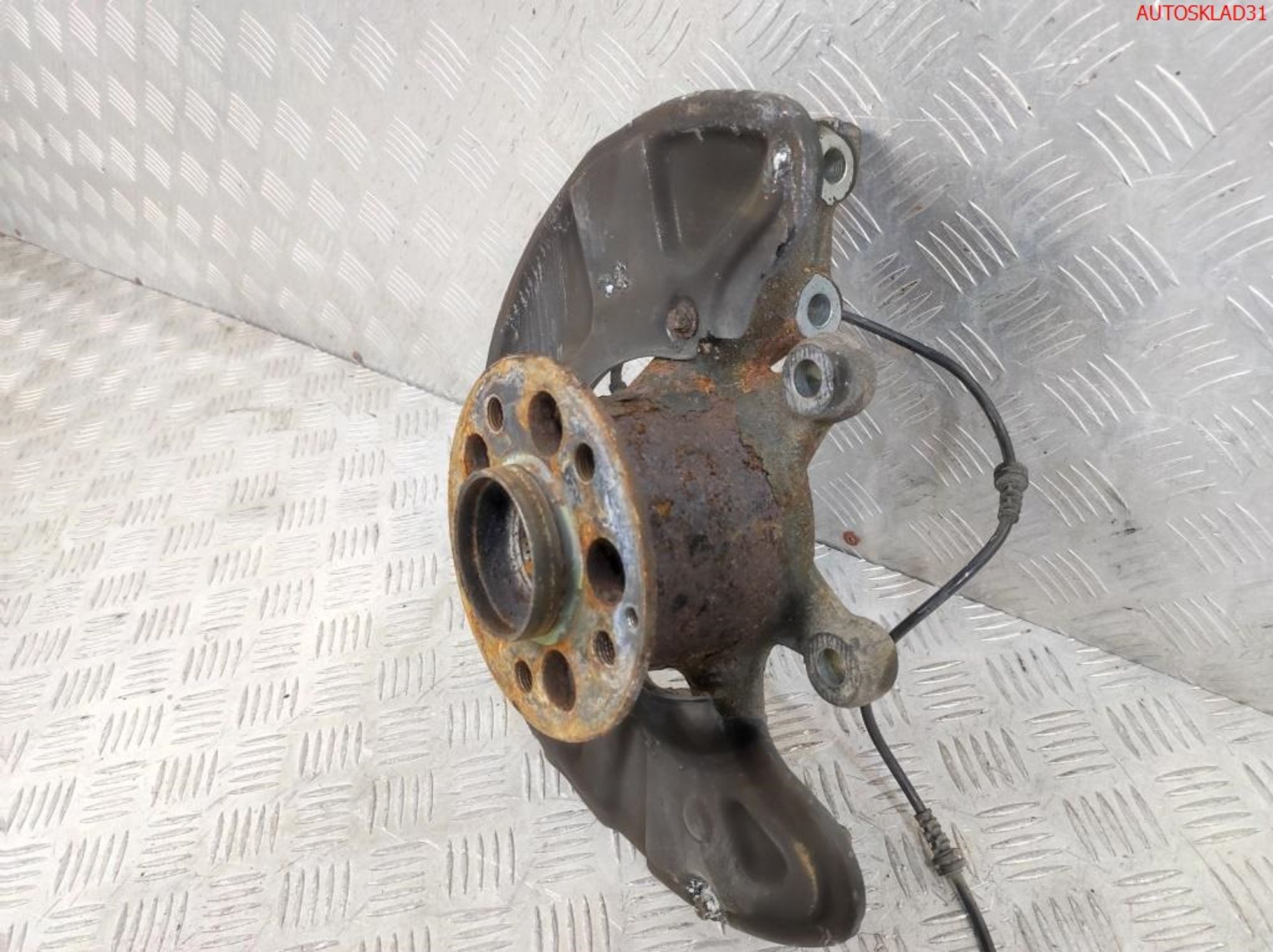 Кулак поворотный передний левый Mercedes GLK 2,2 651.912 A2043322901, 12000 рублей, Дубовое