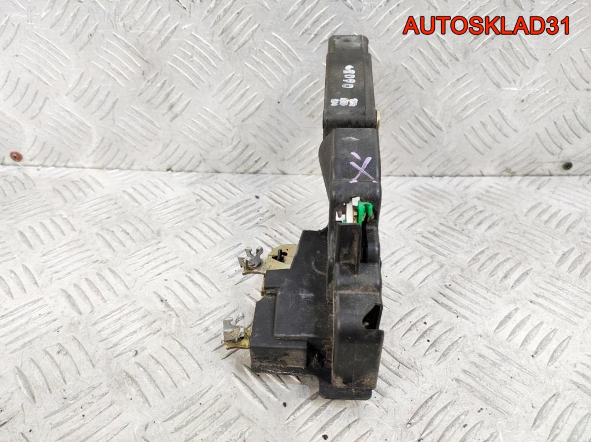 Замок двери передней левой Mitsubishi Carisma DA, 1400 рублей, Дубовое