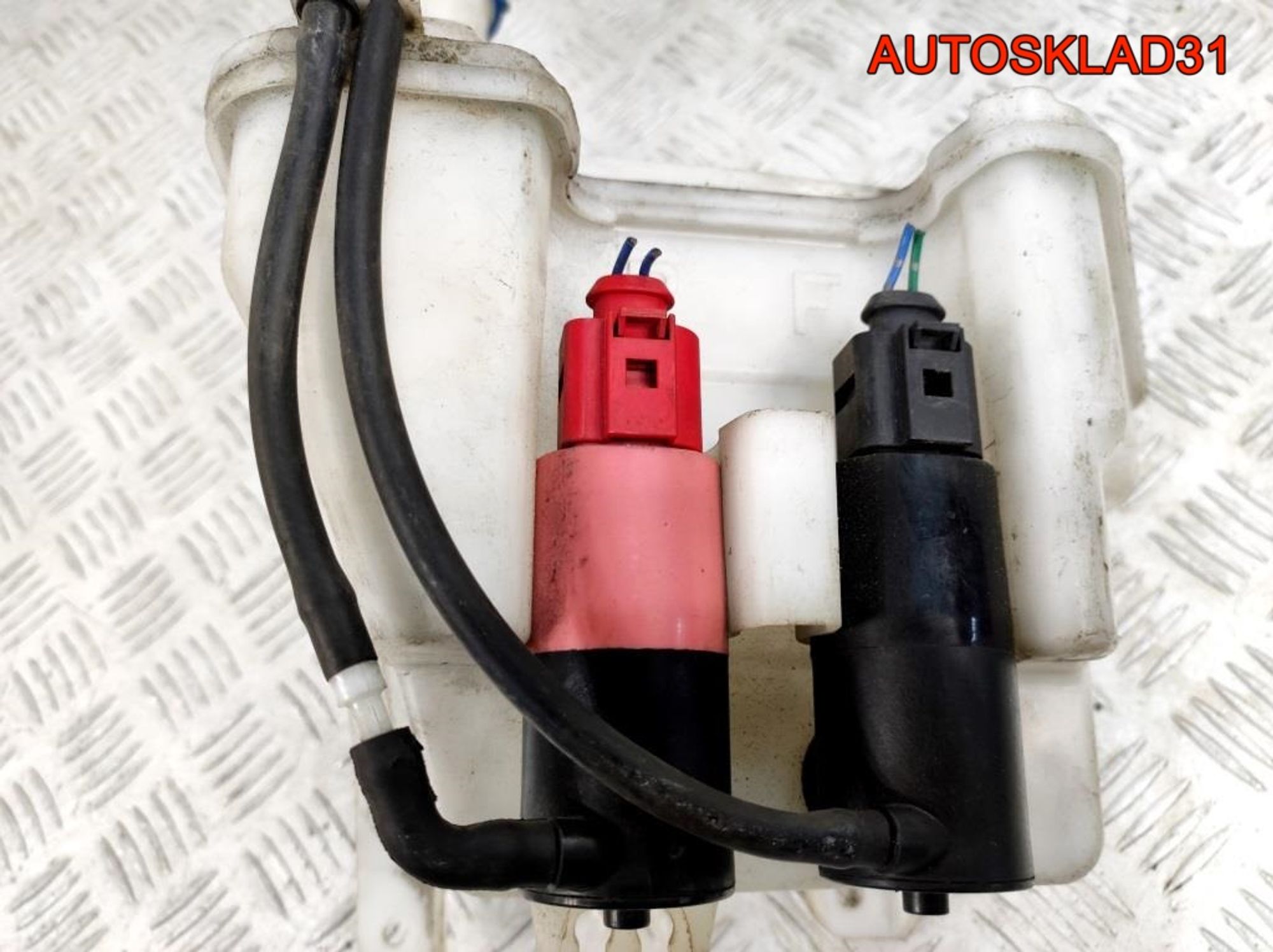 Бачок омывателя Toyota Yaris 2 853100D060, 2000 рублей, Дубовое