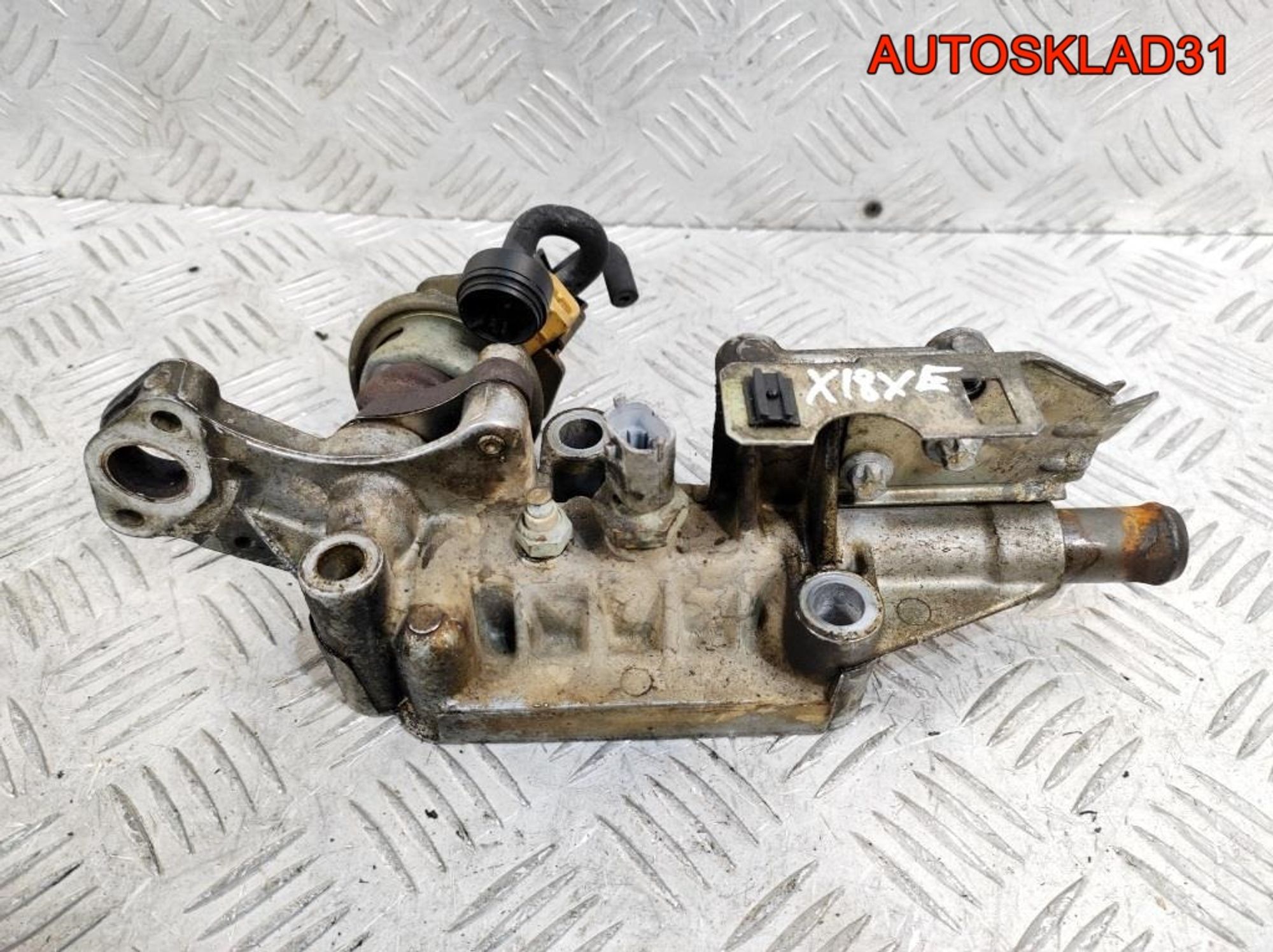 Фланец системы охлаждения Opel Vectra B 90501694, 1400 рублей, Дубовое