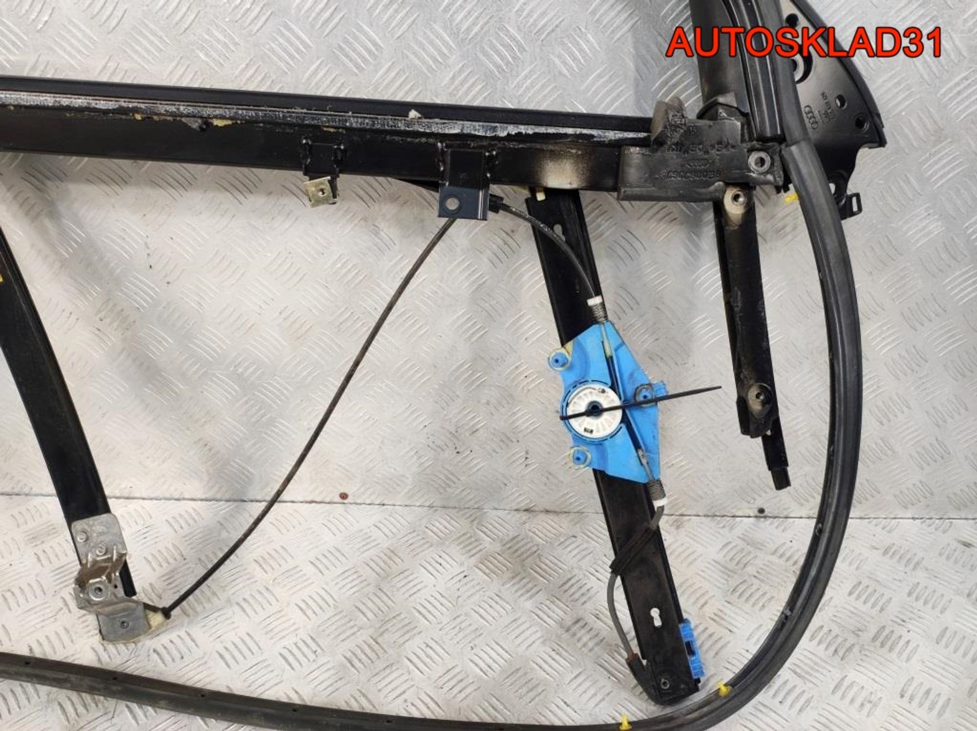 Рамка двери передней левой Audi A4 B 8E0837461A, 3700 рублей, Дубовое