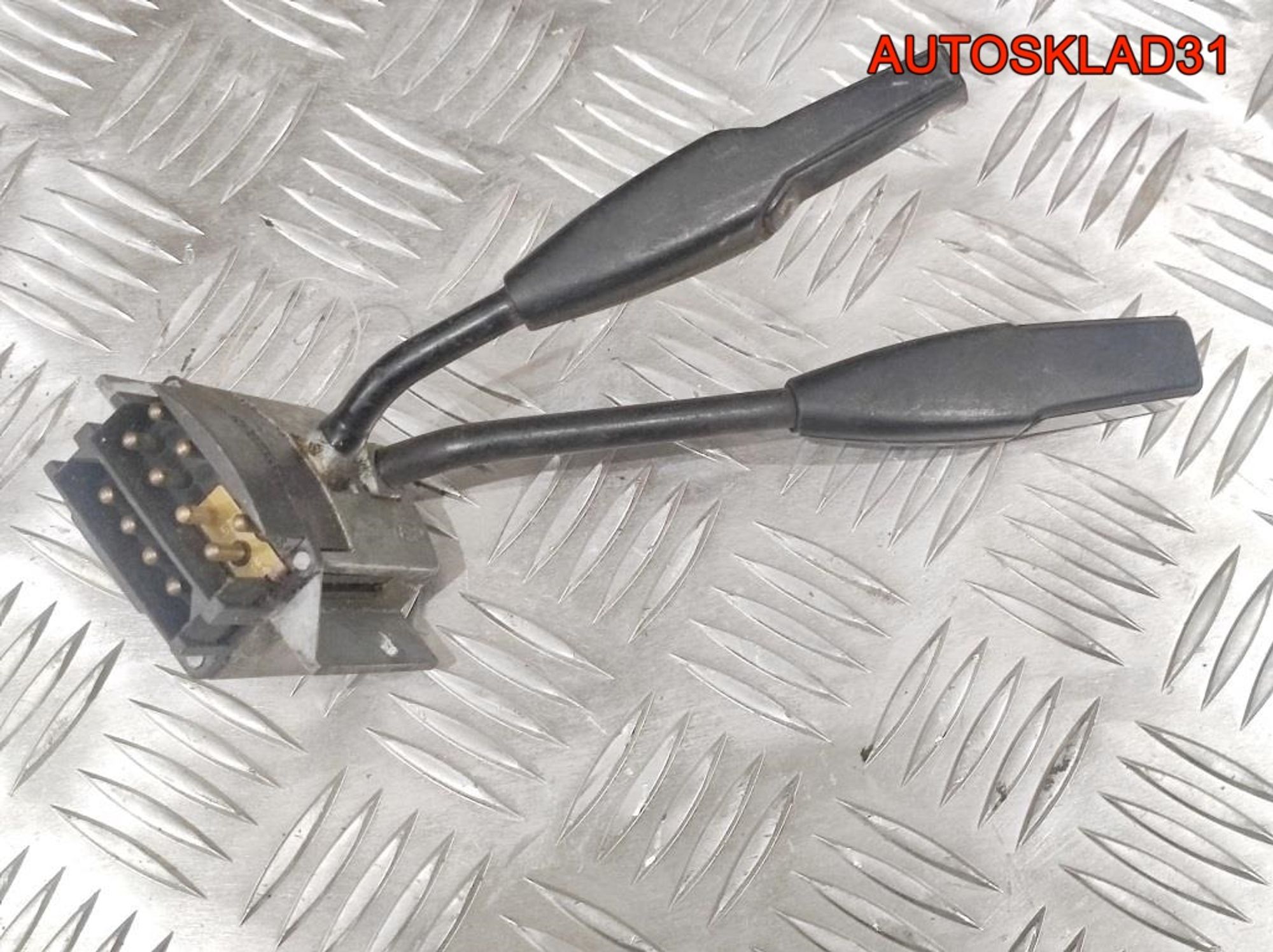 Переключатель стеклоочистителей Ford Taunus 3 74BG11K665BB, 1500 рублей, Дубовое