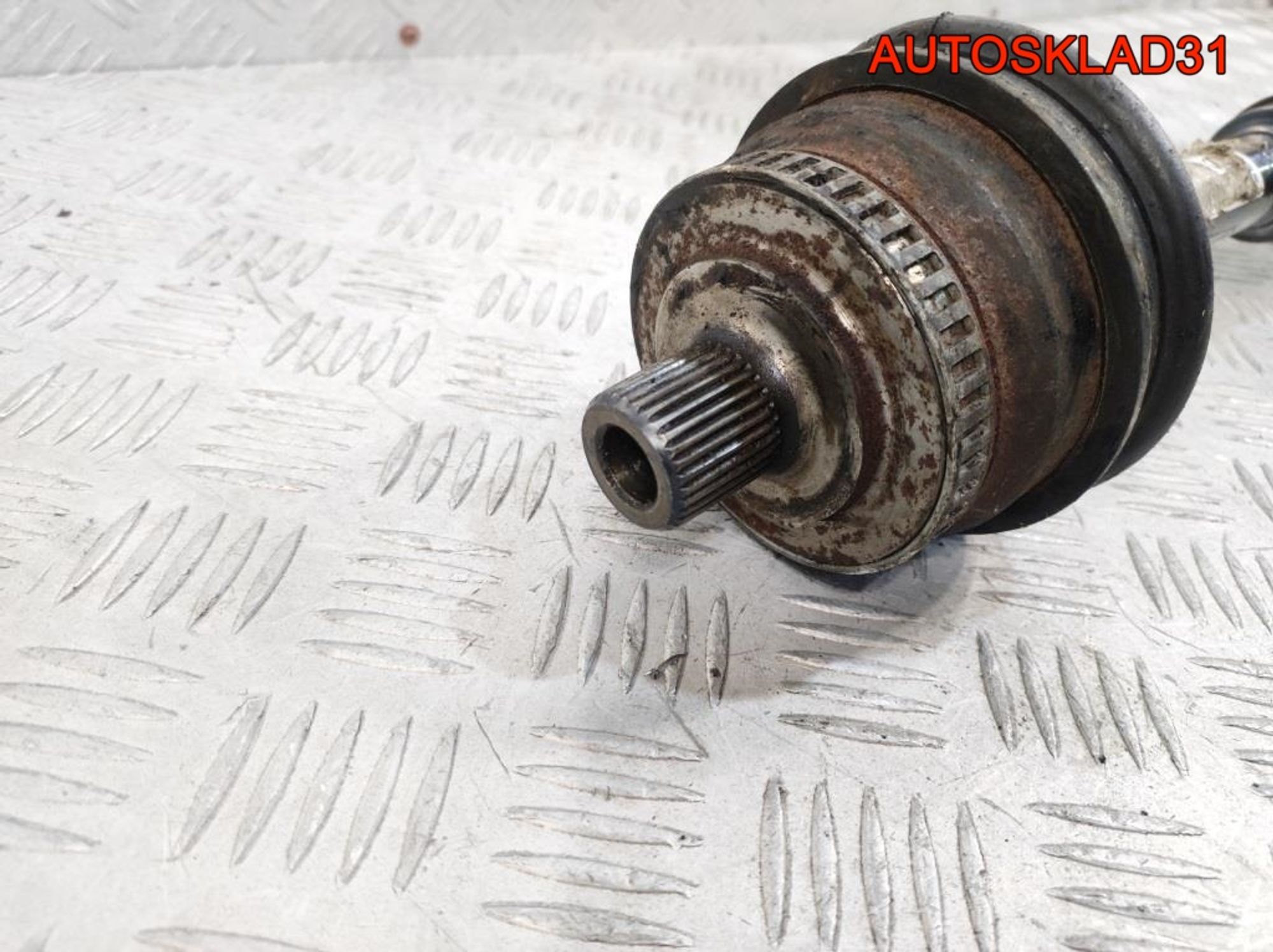 Привод перед правый VW Passat B5 МКПП 8D0407272AQ, 4100 рублей, Дубовое