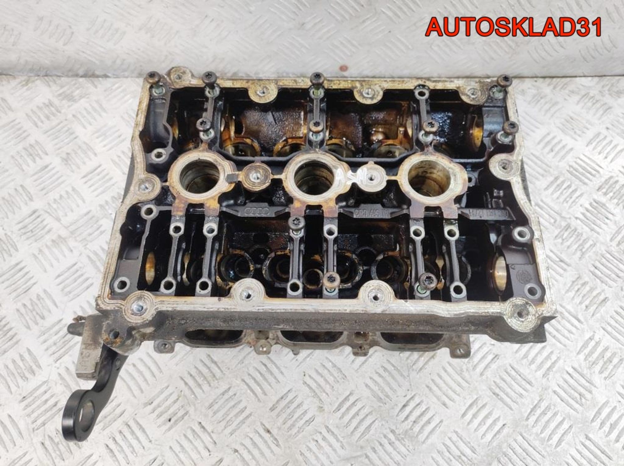 Головки блока левая Audi A4 B6 3,0 ASN 06C103373F, 7000 рублей, Дубовое