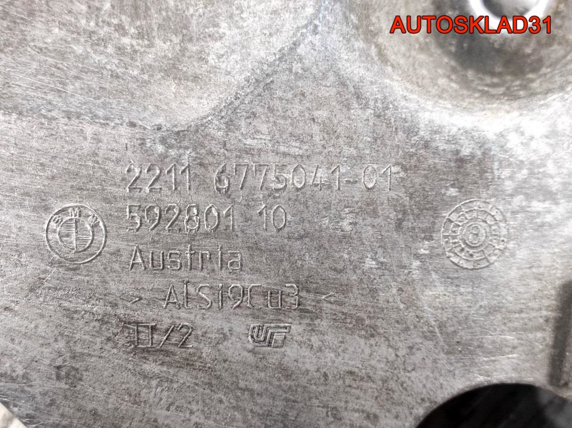 Кронштейн двигателя левый BMW E90 2.0 N47D20A 22116775041, 600 рублей, Дубовое