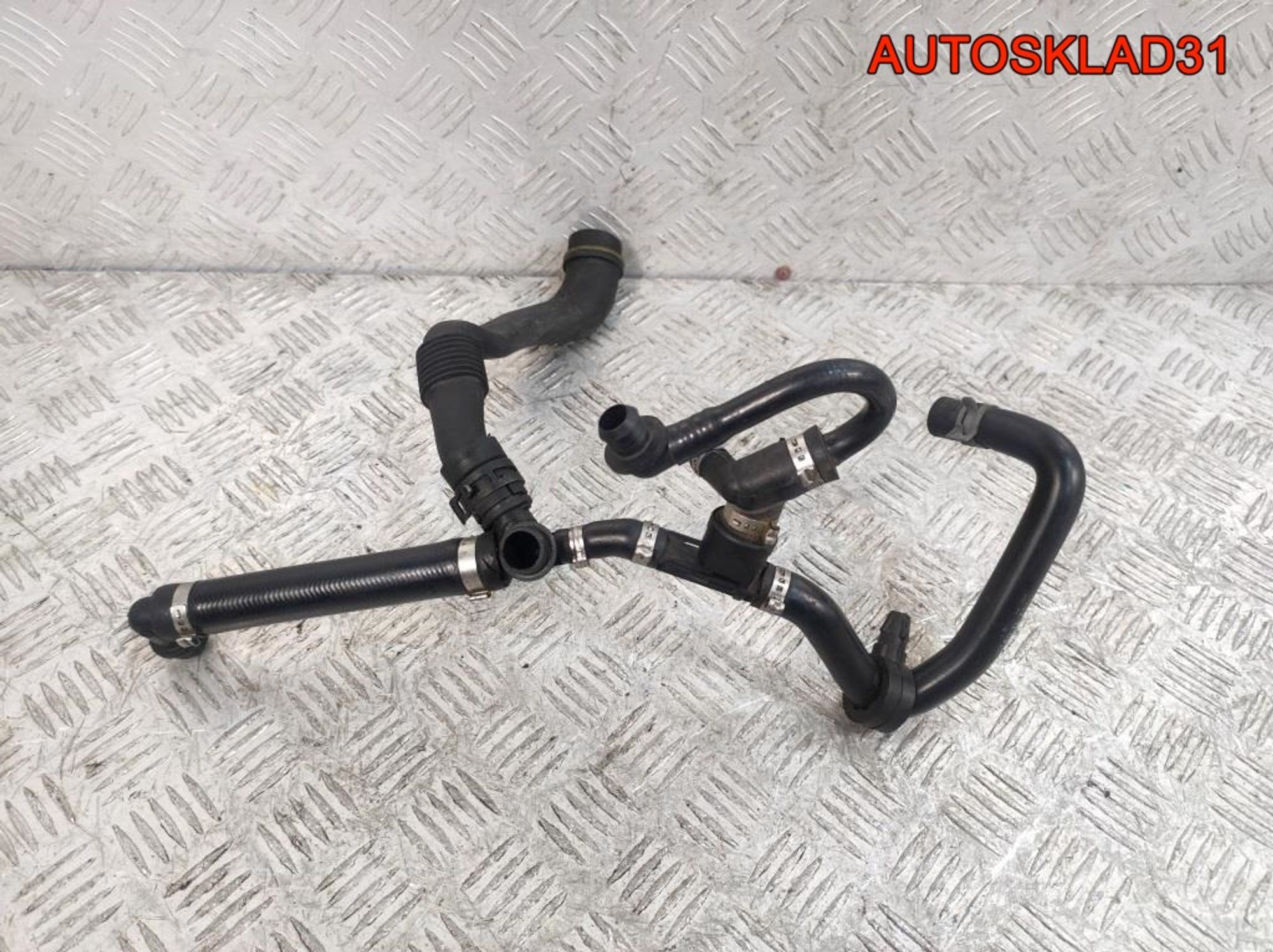 Патрубок вентиляции Комплект VW Passat B5 06B103217AC, 2000 рублей, Дубовое