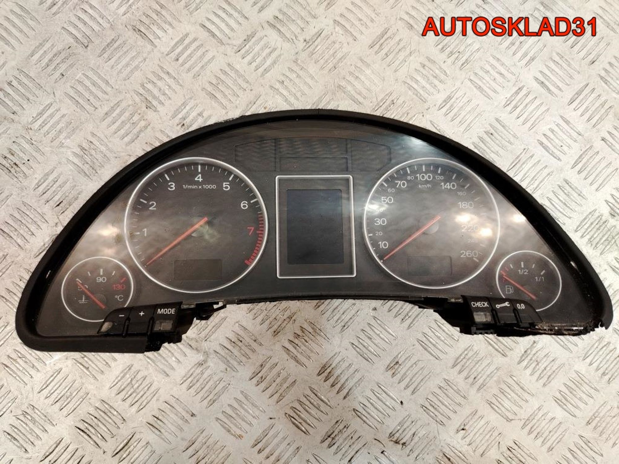 Панель приборов Audi A4 B6 8E0920900F Бензин, 3500 рублей, Дубовое