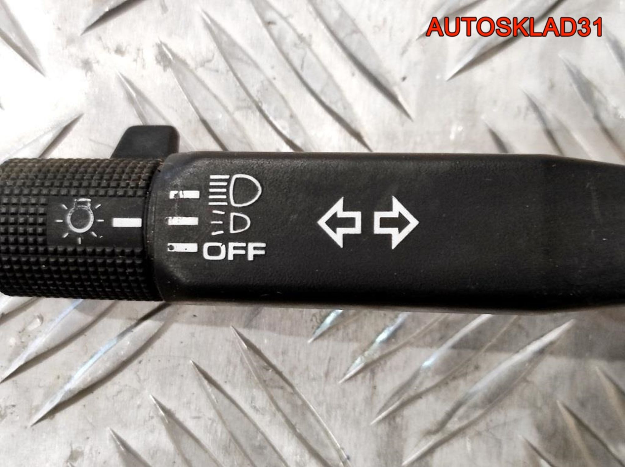 Переключатель поворотов Nissan Sunny B12, 1000 рублей, Дубовое