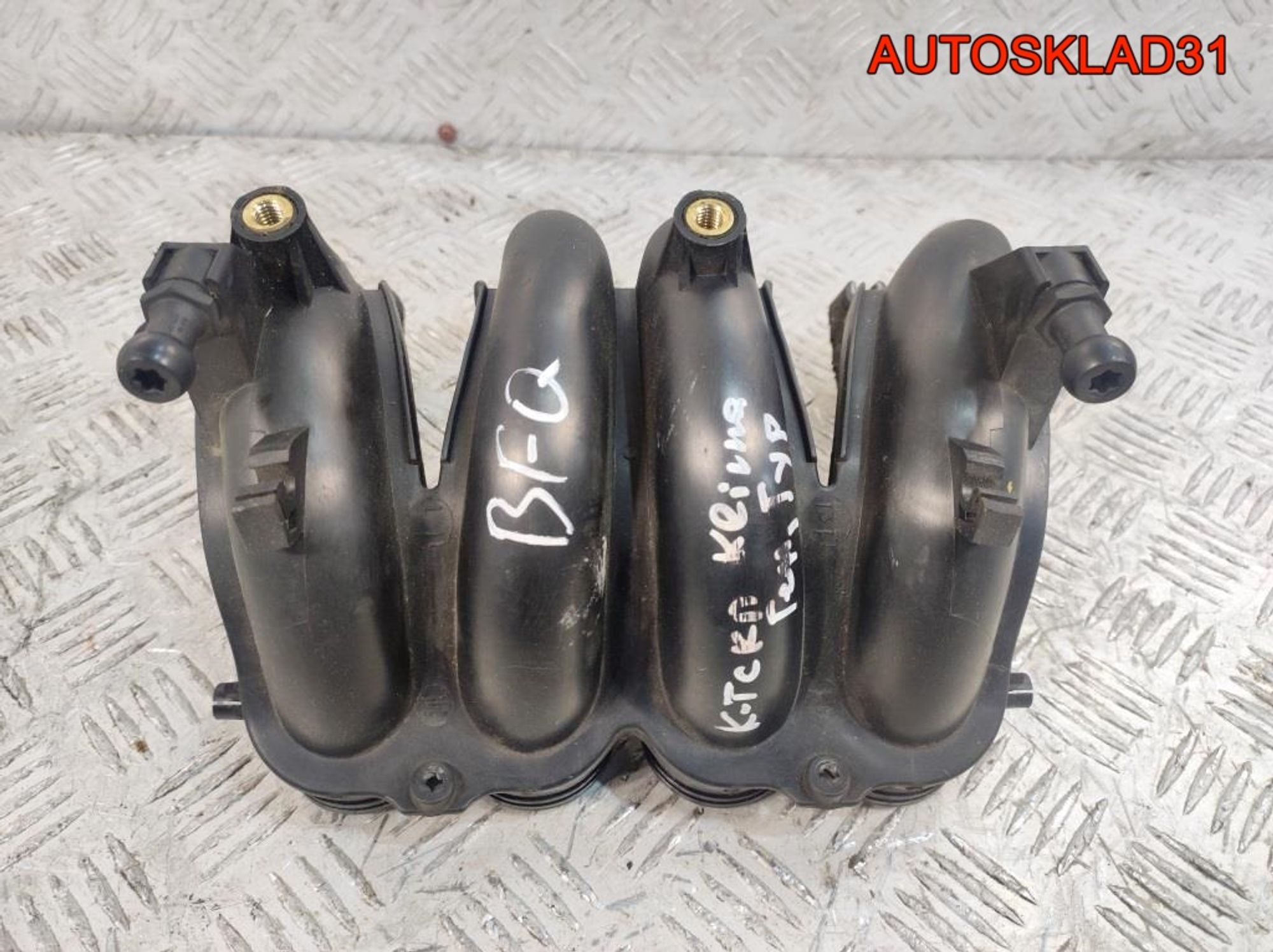 Коллектор впускной нижняя часть VW Golf 4 1,6 BFQ 06A133206S, 1500 рублей, Дубовое