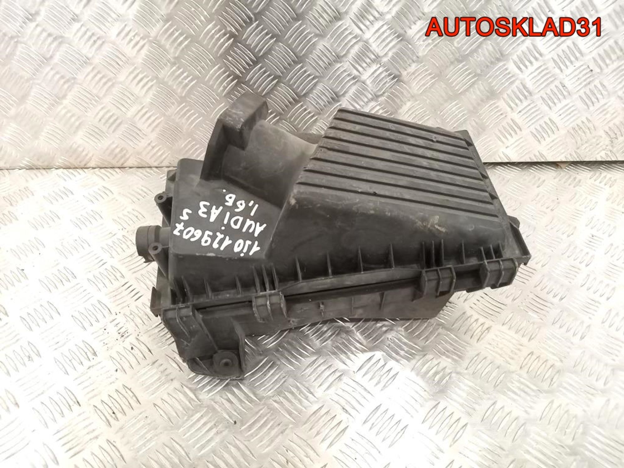 Корпус воздушного фильтра Audi A3 1J0129607S, 1800 рублей, Дубовое