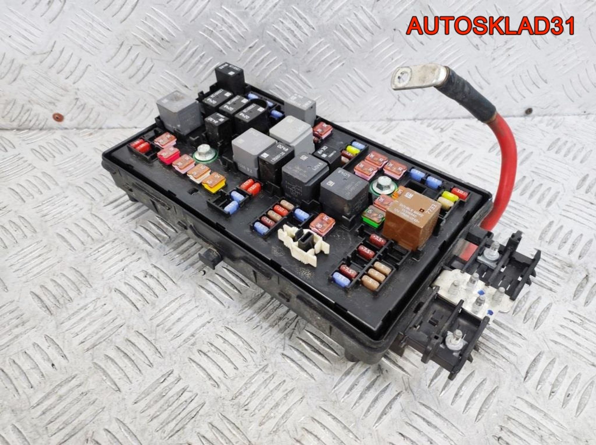 Блок предохранителей Opel Insignia A20DTH 13222782, 2100 рублей, Дубовое