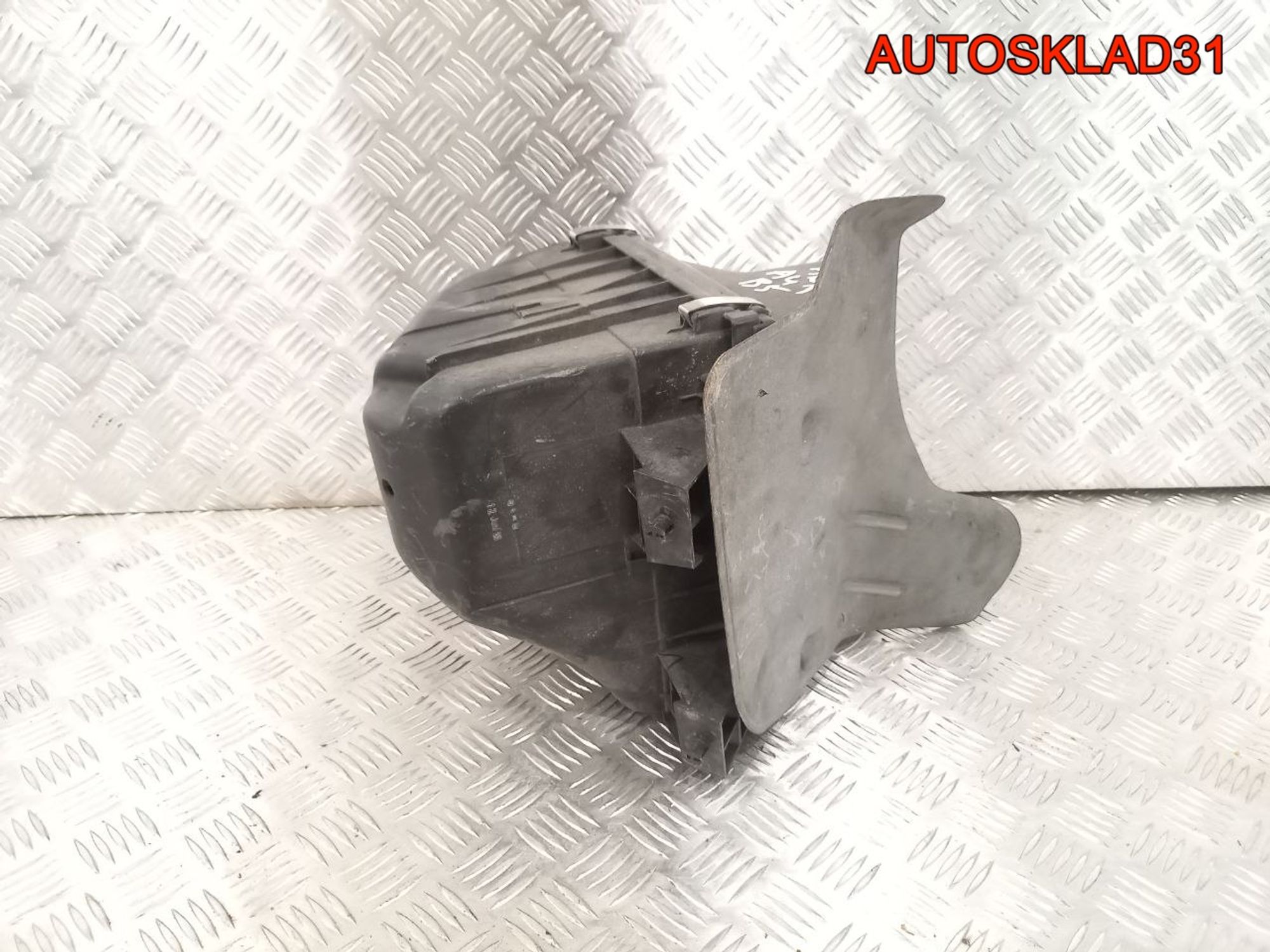 Корпус воздушного фильтра Audi A4 B5 058133837E, 2300 рублей, Дубовое